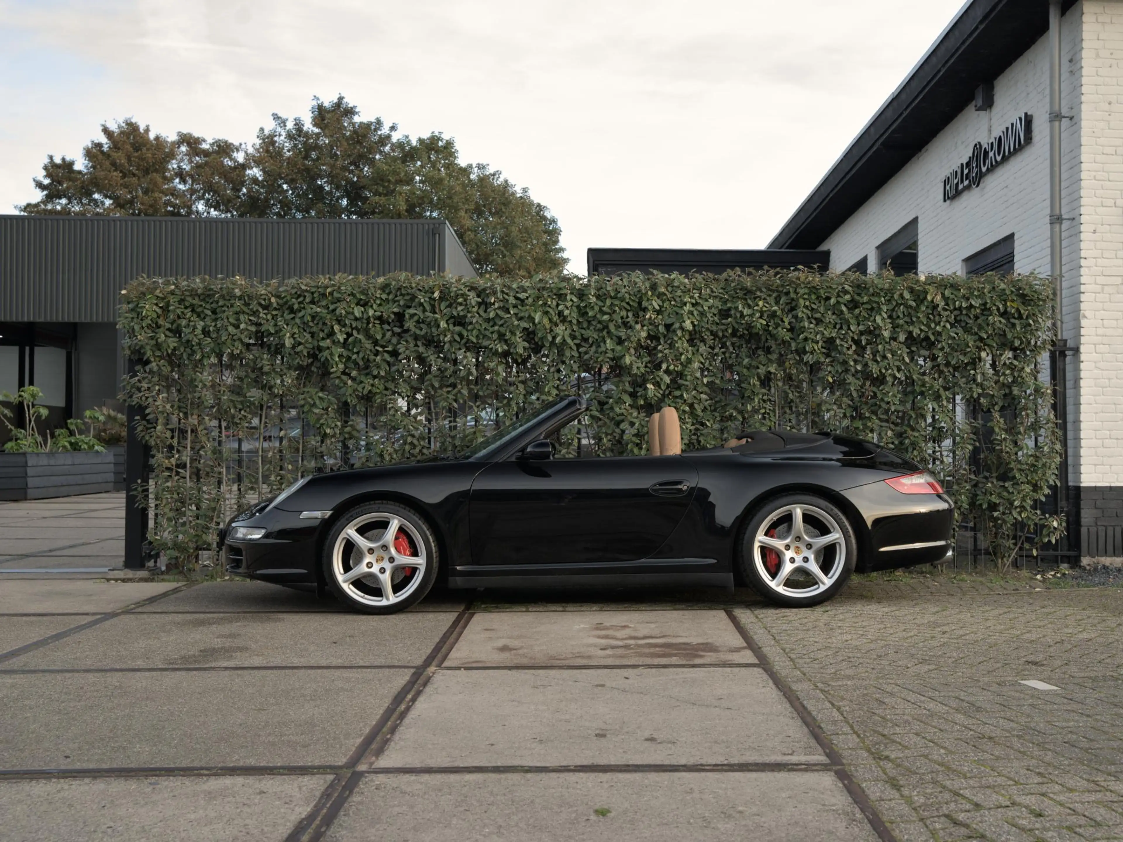 Porsche 997 Cabrio 3.8 Carrera 4S — photo 4
