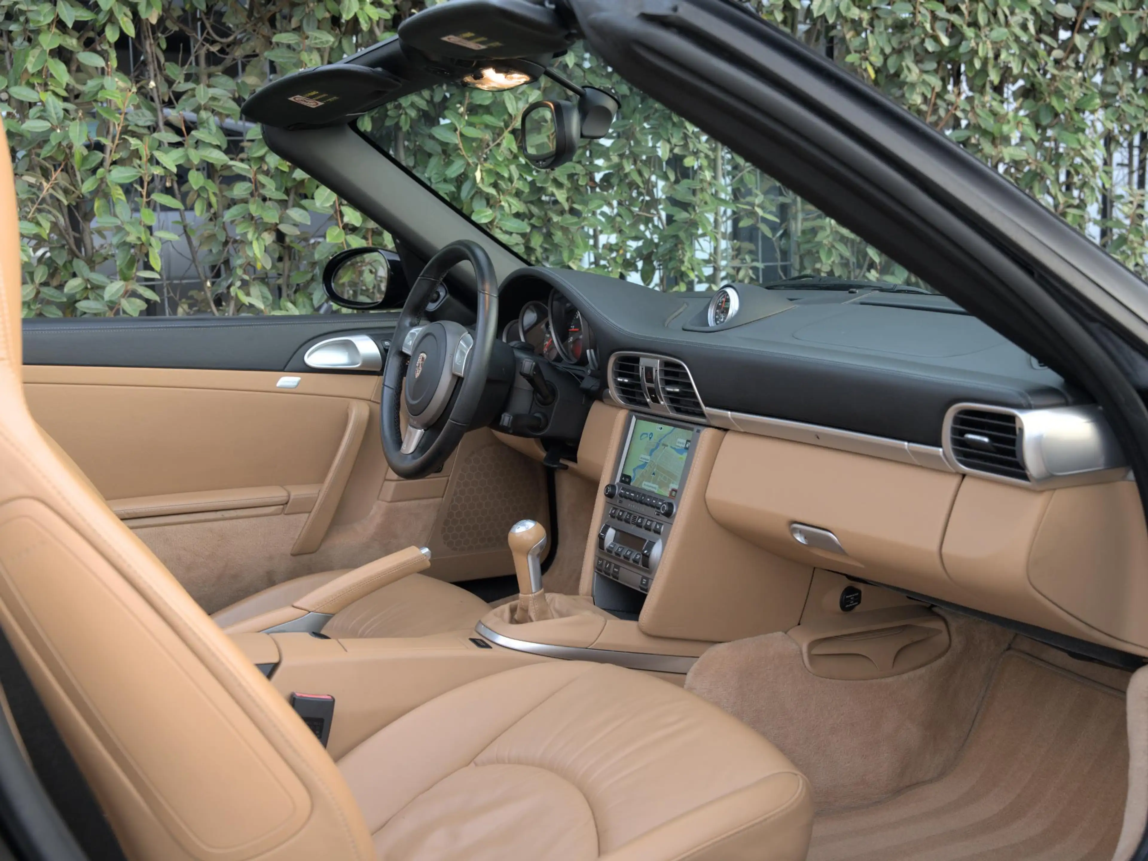 Porsche 997 Cabrio 3.8 Carrera 4S — photo 33