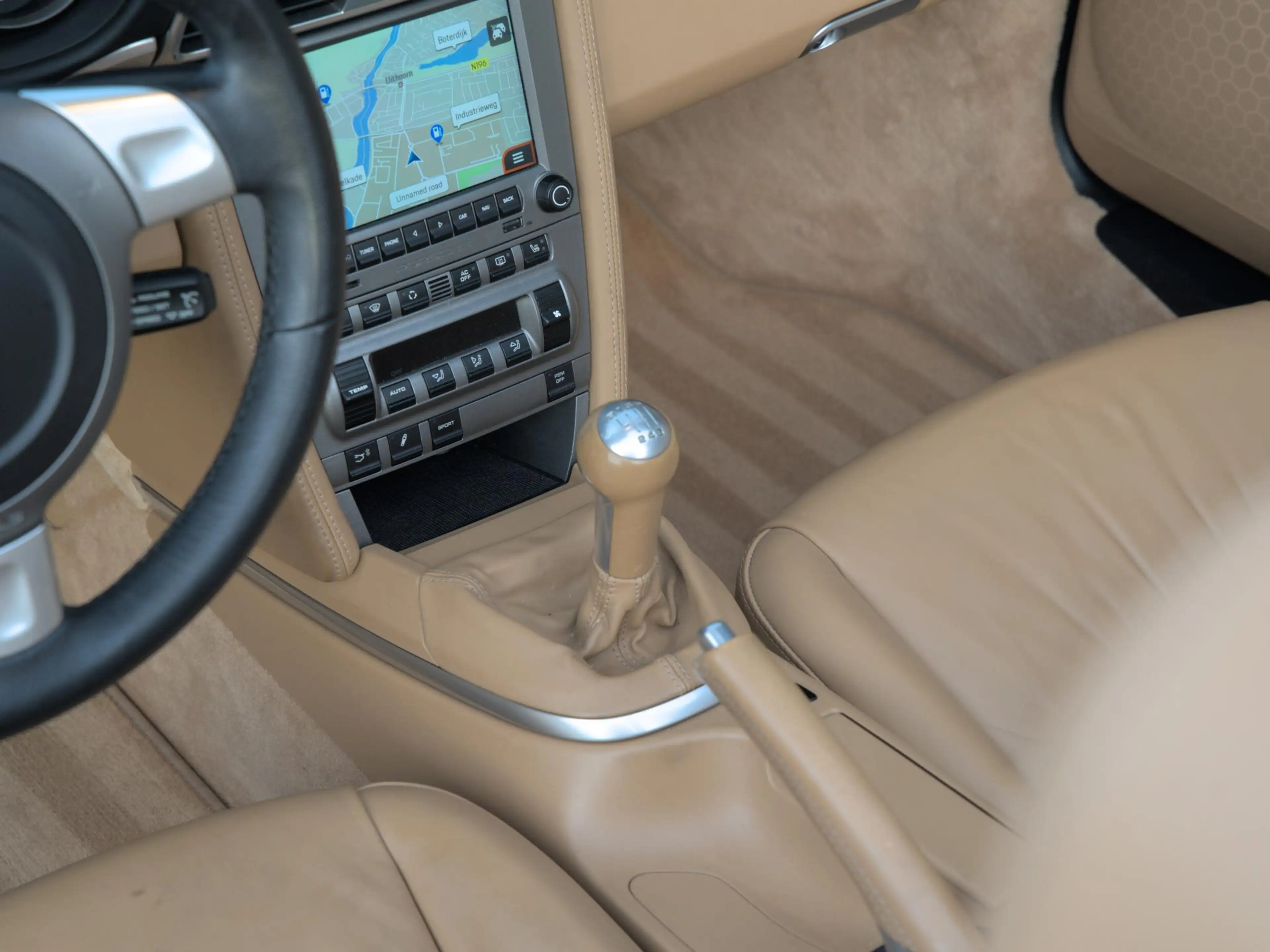 Porsche 997 Cabrio 3.8 Carrera 4S — photo 14