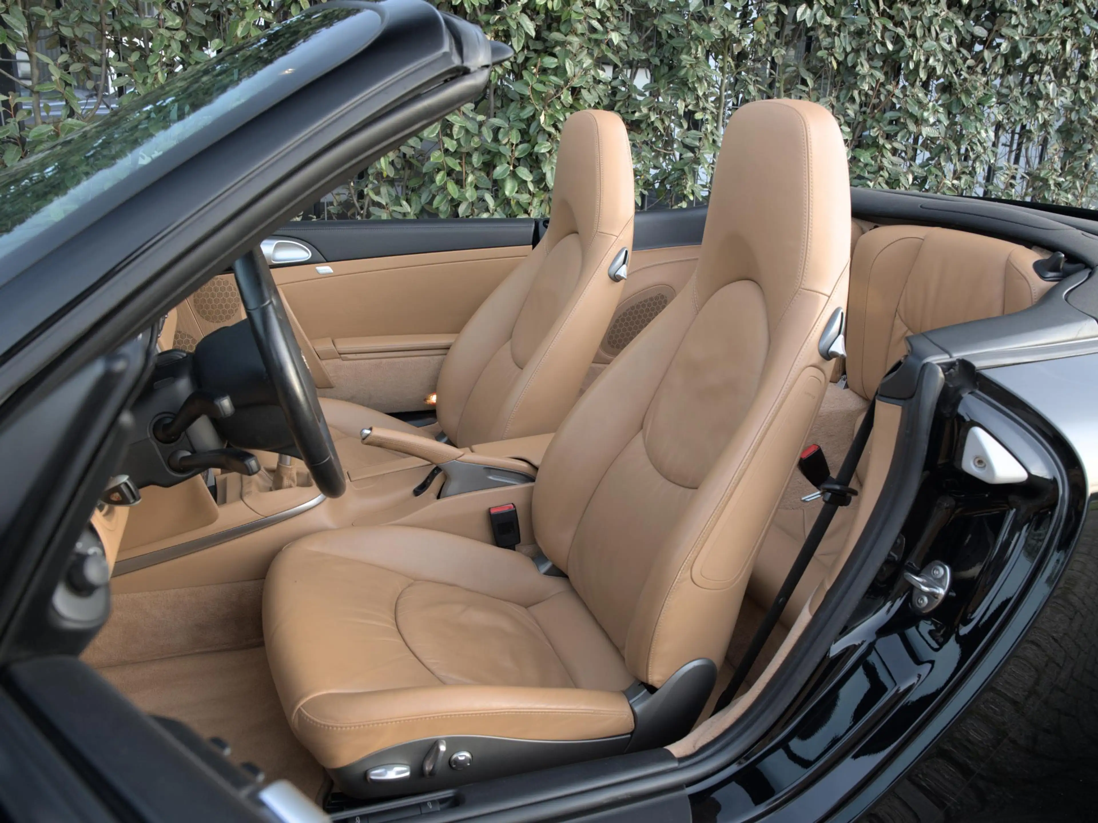 Porsche 997 Cabrio 3.8 Carrera 4S — photo 12