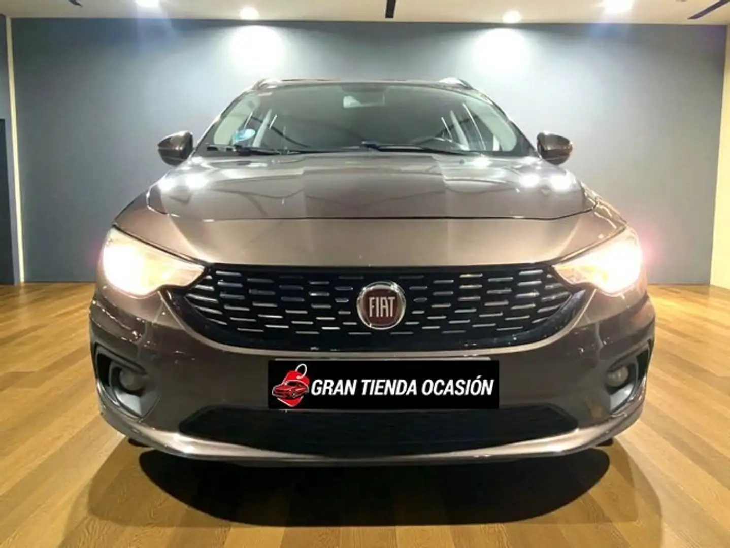 Fiat Tipo 1.3 Easy 70kW 95CV diesel Mjet. SW Marrón - 2