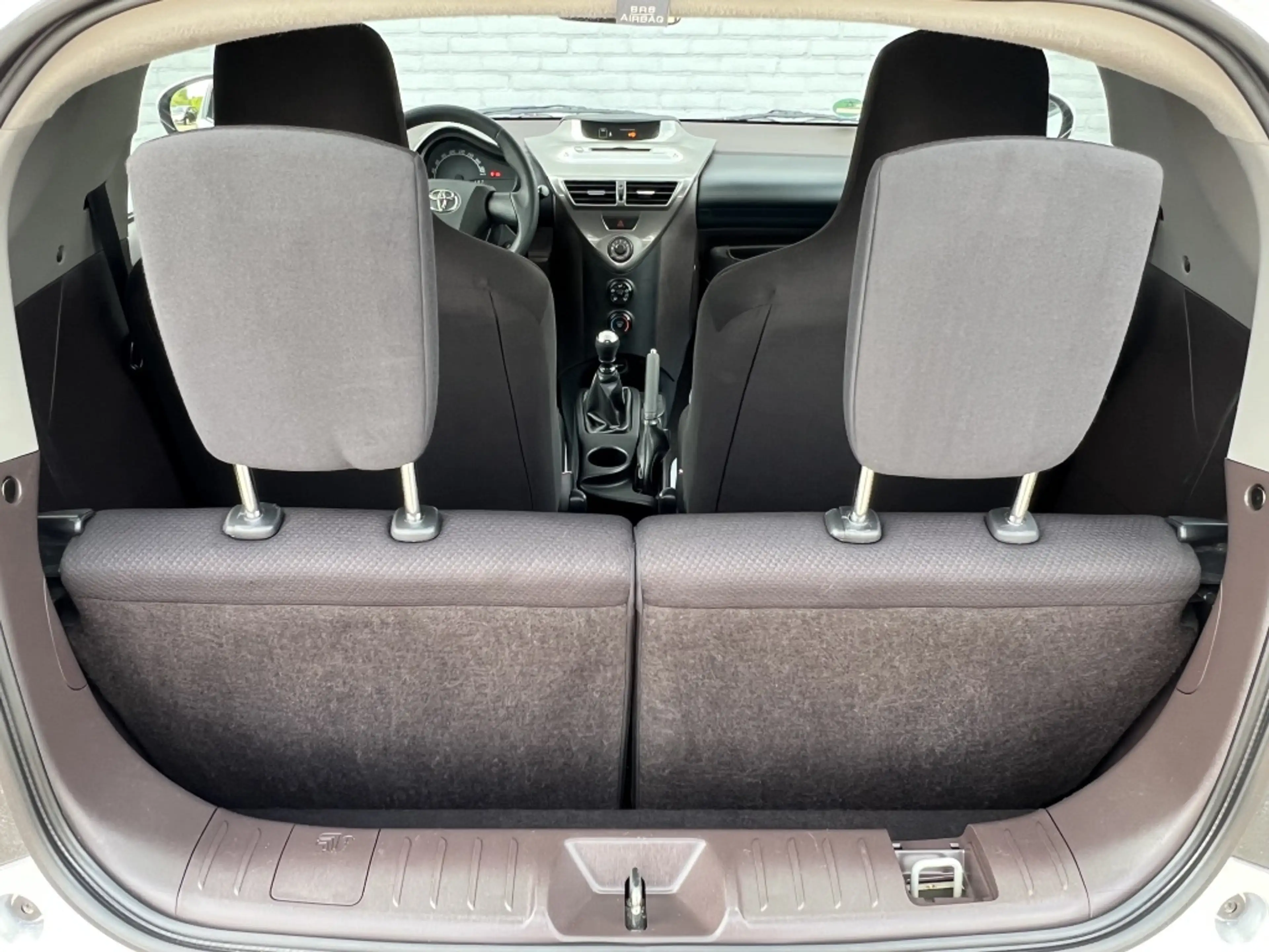 Toyota iQ 1.0 VVTi Comfort | NL auto | LMV | All season band — photo 26