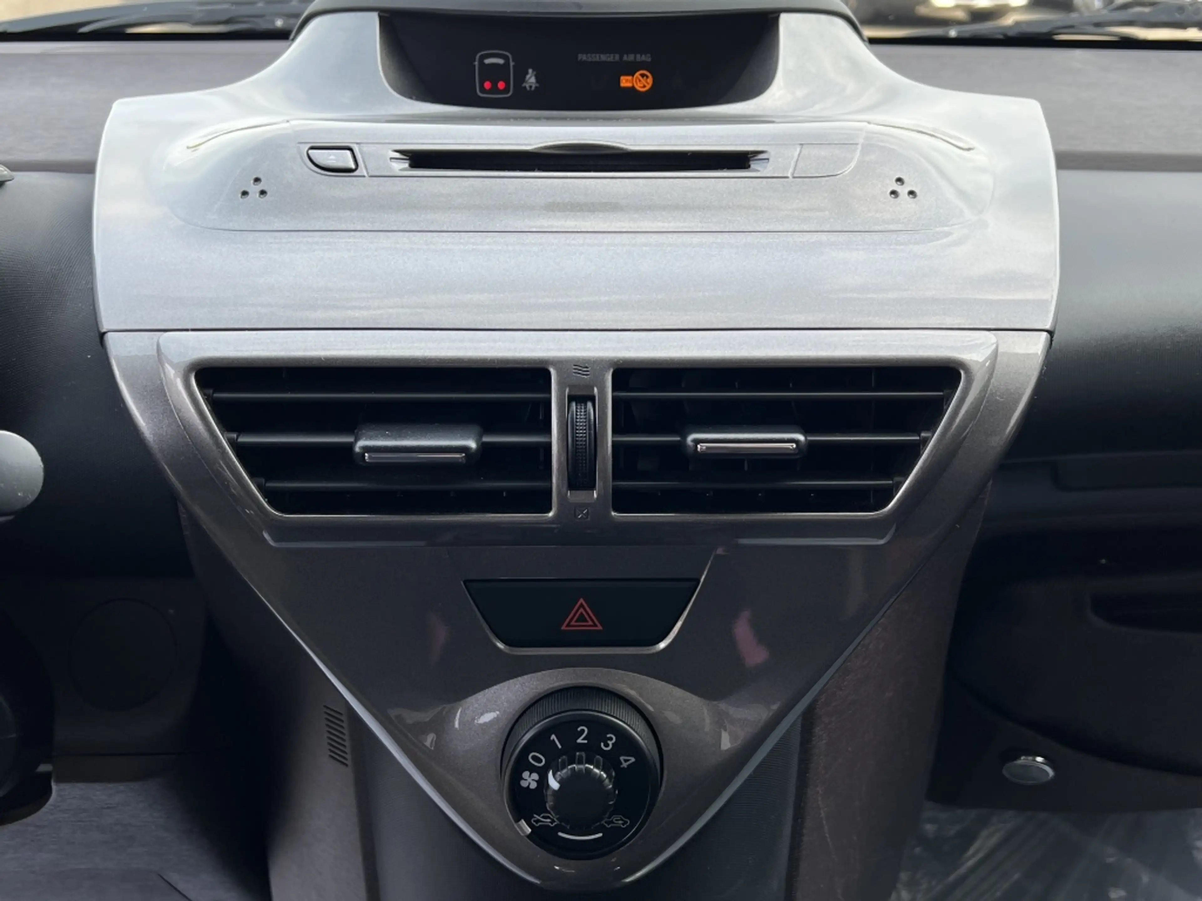 Toyota iQ 1.0 VVTi Comfort | NL auto | LMV | All season band — photo 22