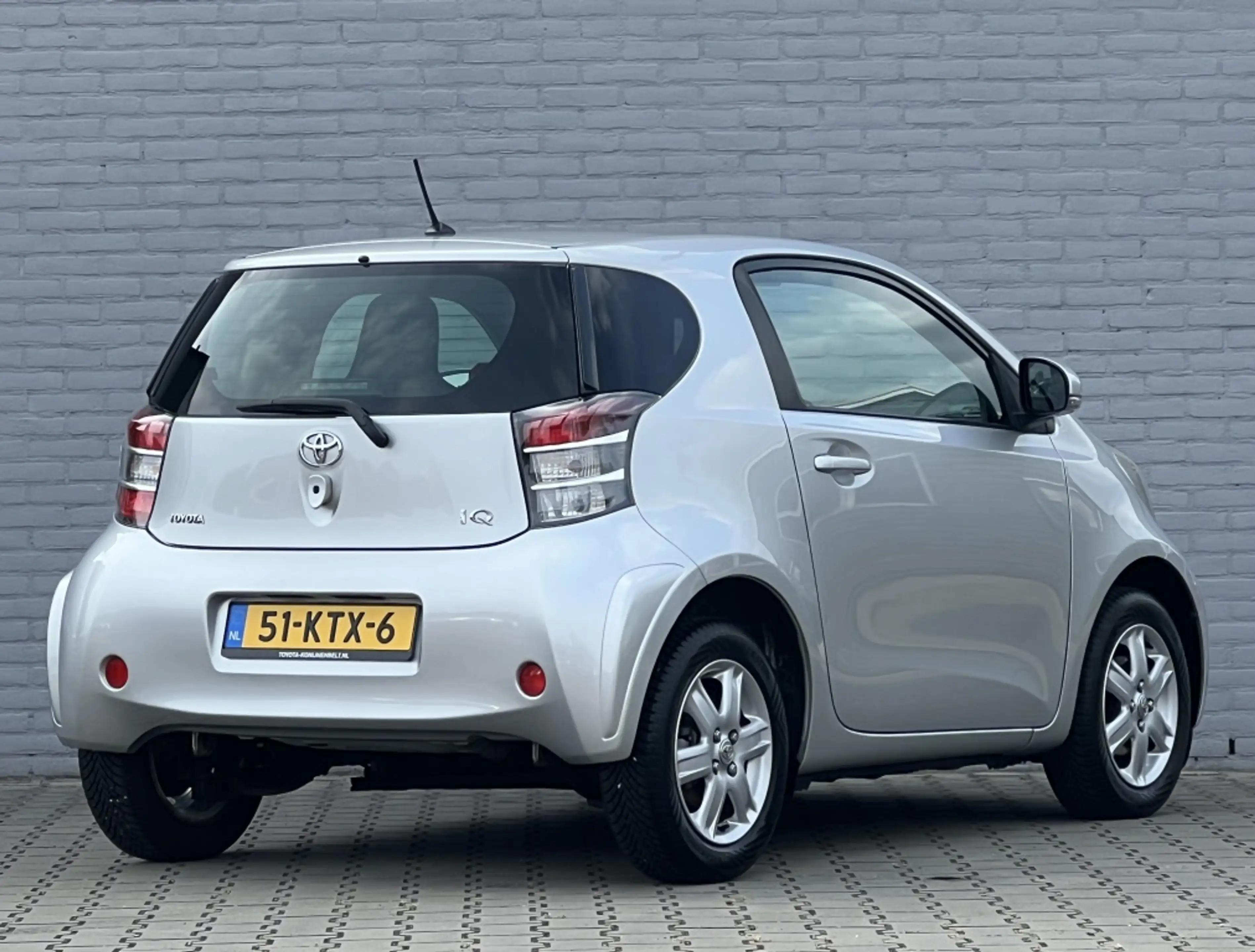 Toyota iQ 1.0 VVTi Comfort | NL auto | LMV | All season band — photo 9