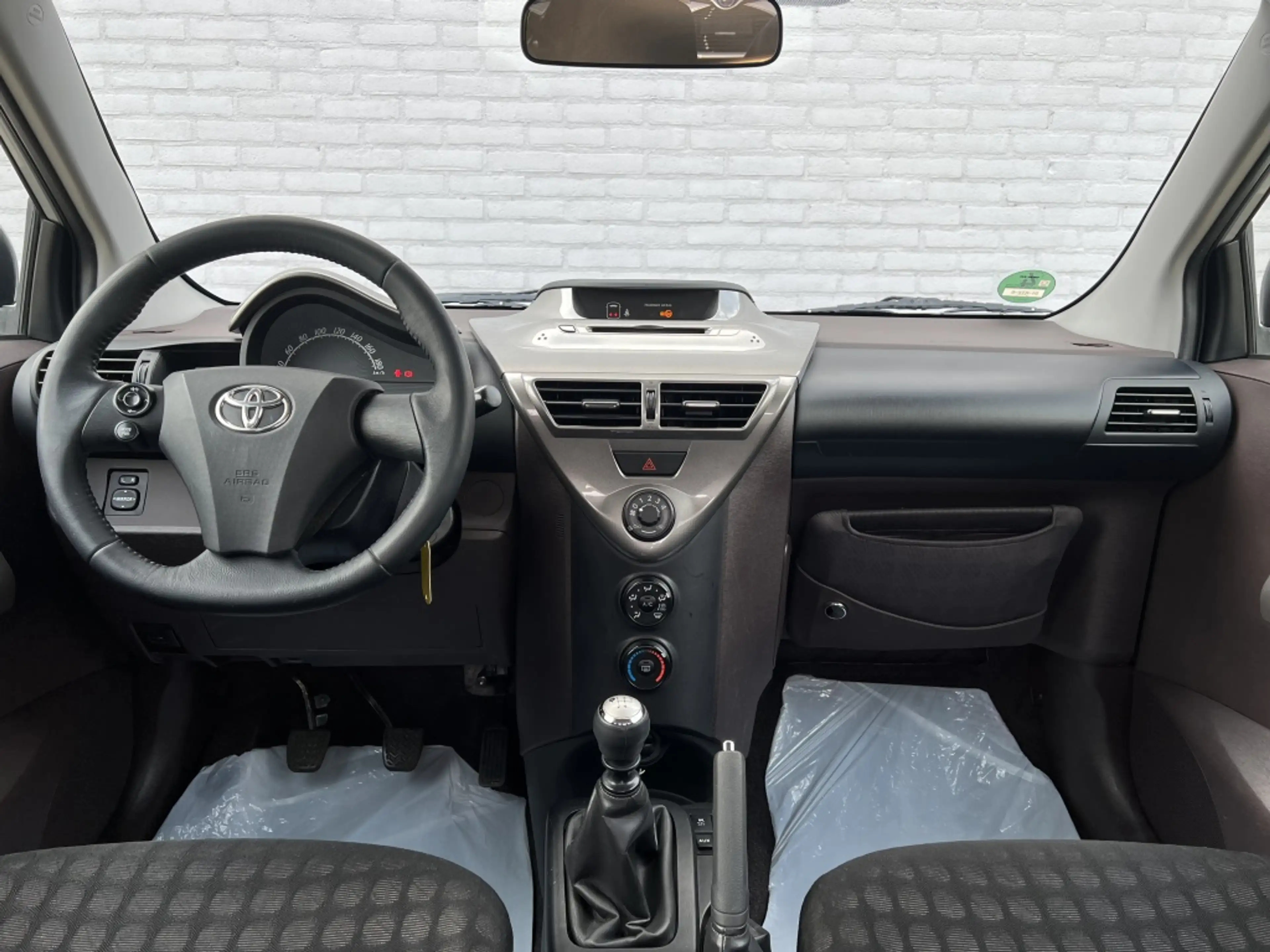 Toyota iQ 1.0 VVTi Comfort | NL auto | LMV | All season band — photo 21