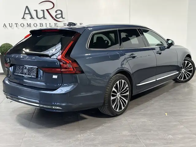 Volvo V90 view 4