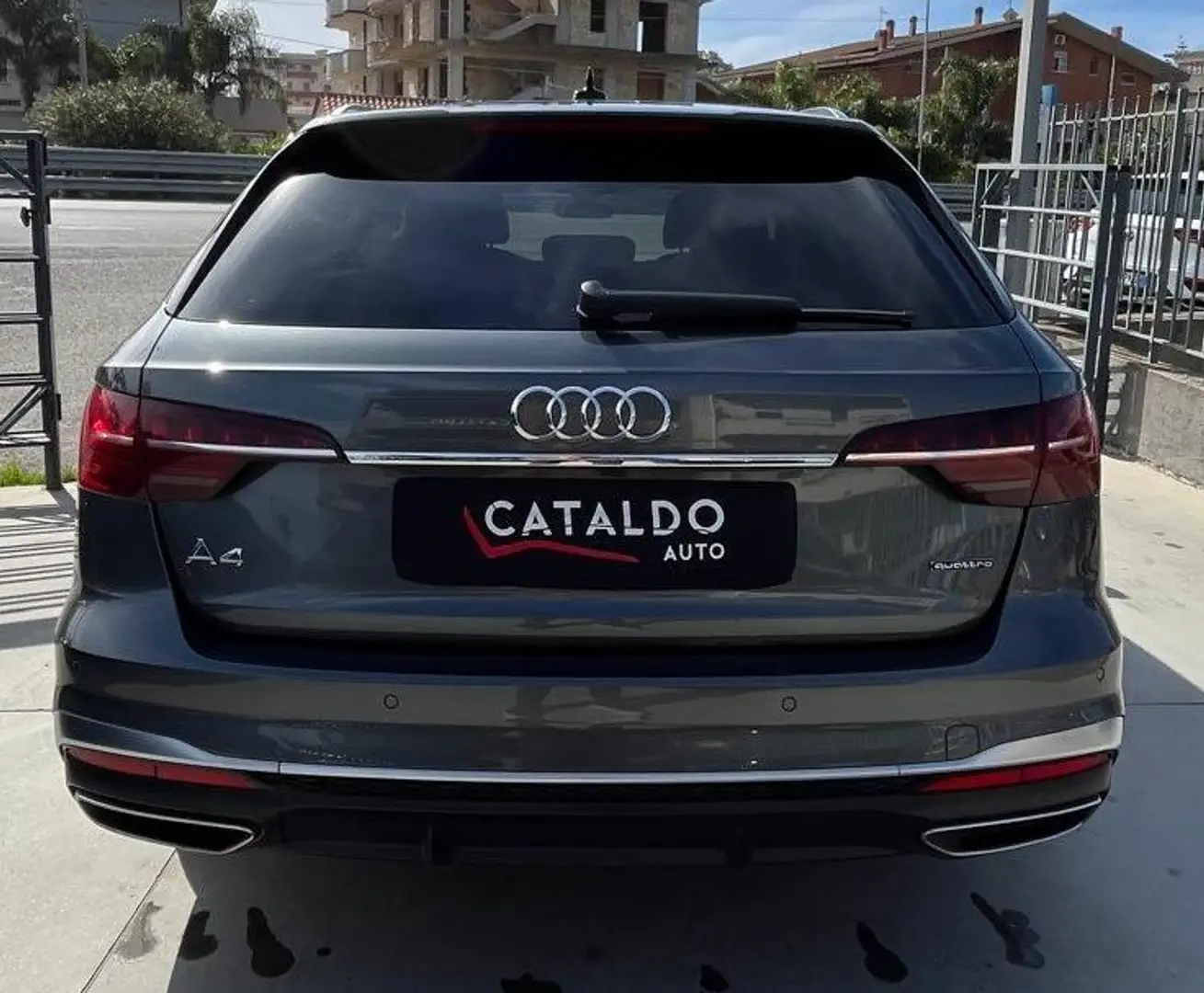 Audi A4 A4 Av 40 2.0 tdi mhev S line ed quattro 204cv s-tr Grigio - 2