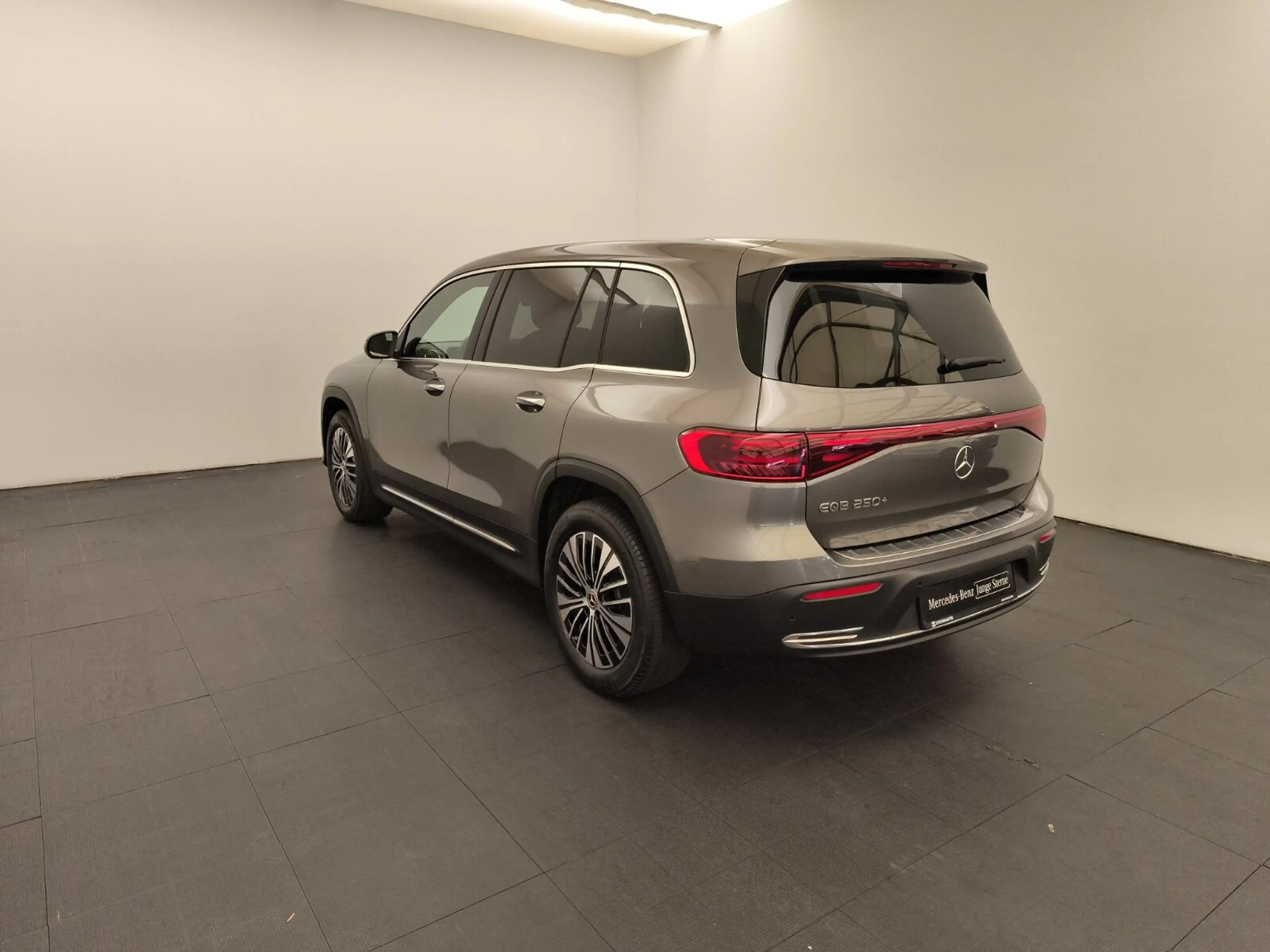 Mercedes-Benz EQB 250 EQB 250+  Electric Art Navi/Distronic/Keyless-Go — photo 7