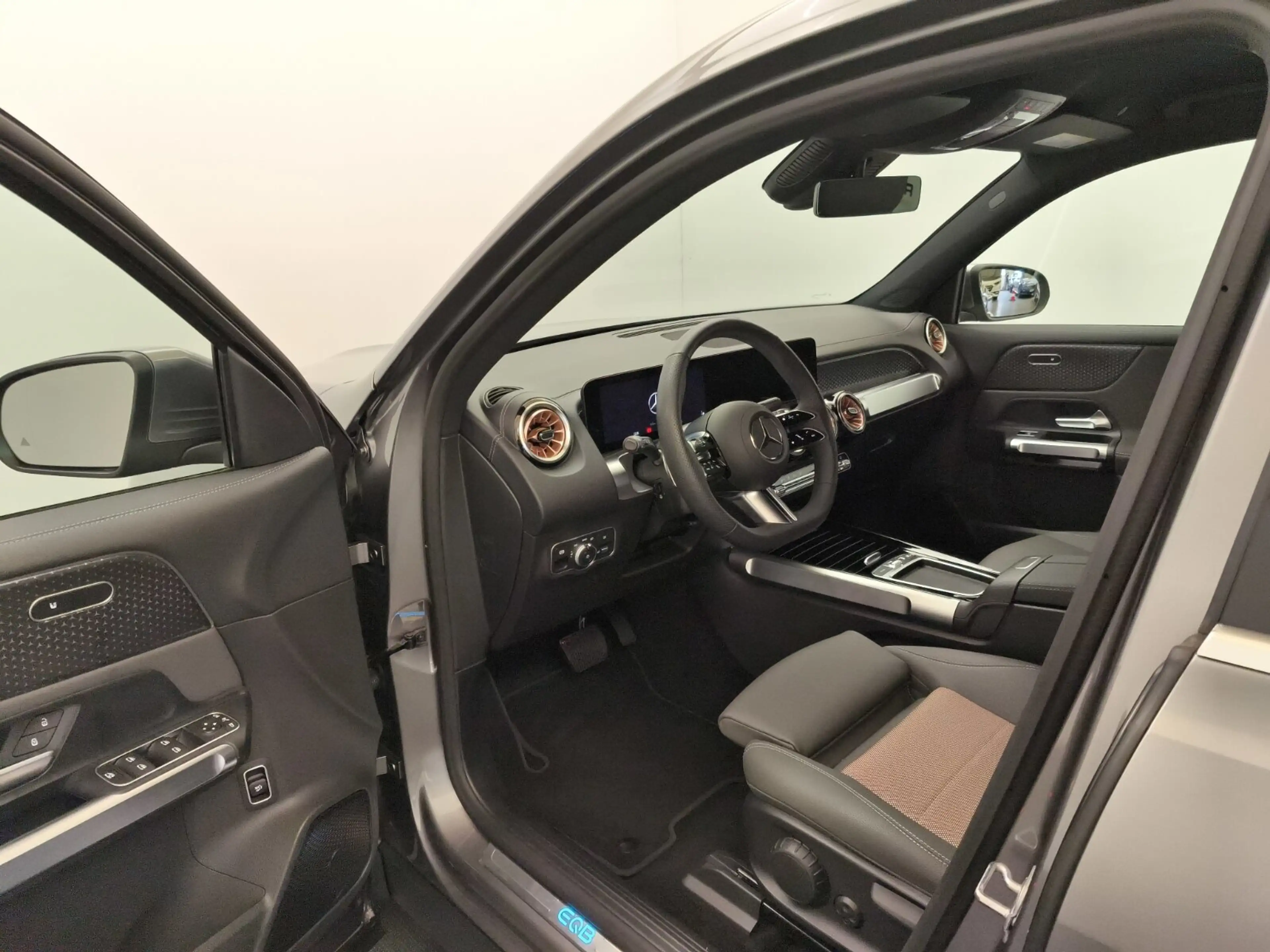 Mercedes-Benz EQB 250 EQB 250+  Electric Art Navi/Distronic/Keyless-Go — photo 11