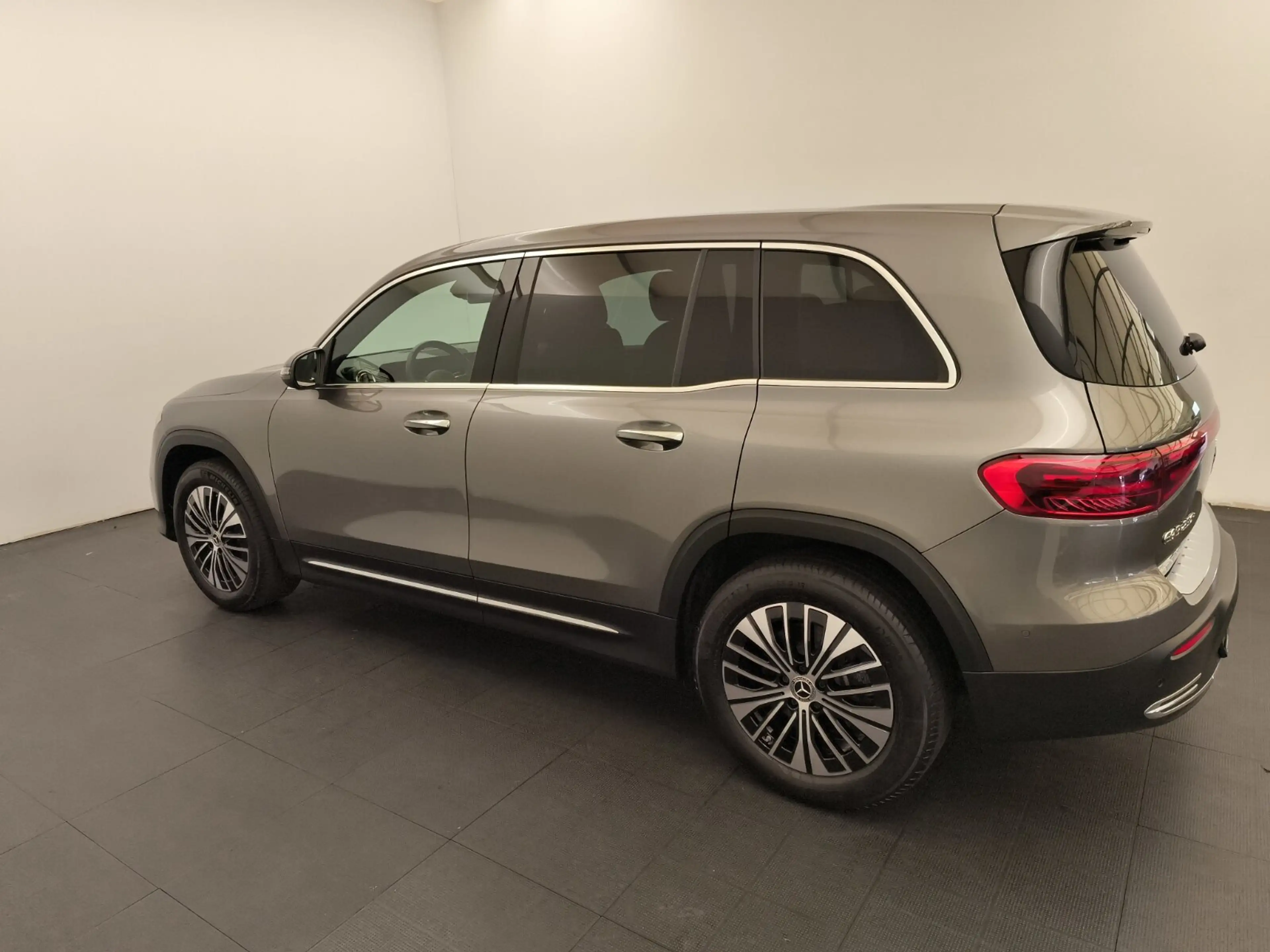 Mercedes-Benz EQB 250 EQB 250+  Electric Art Navi/Distronic/Keyless-Go — photo 8