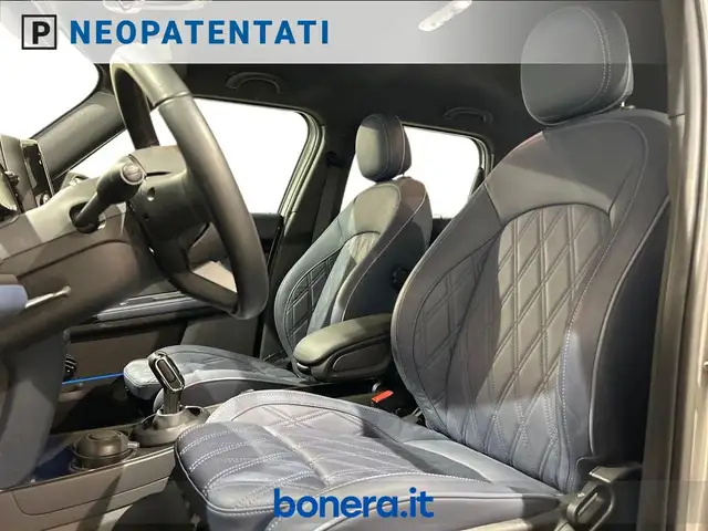 MINI Countryman view 14