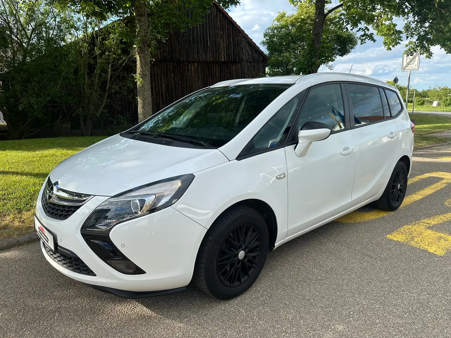 Opel Zafira Tourer Active 1.4 *HU 12/26*Klima*AHK*Einparkhilfe* Белый - 1