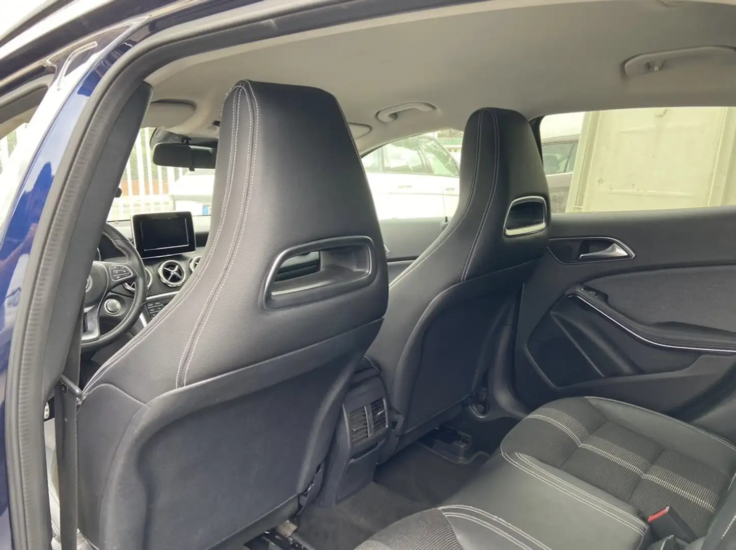 Mercedes-Benz GLA 180 d (cdi) Sport - 2
