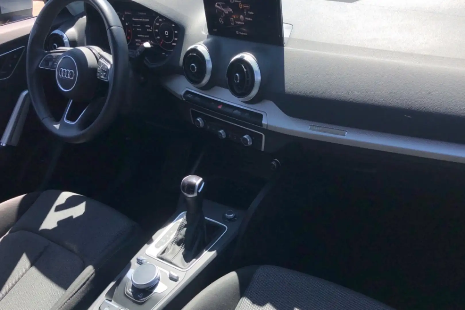 Audi Q2 1.5 35 TFSI S TRONIC S LINE 150 5P Gris - 2