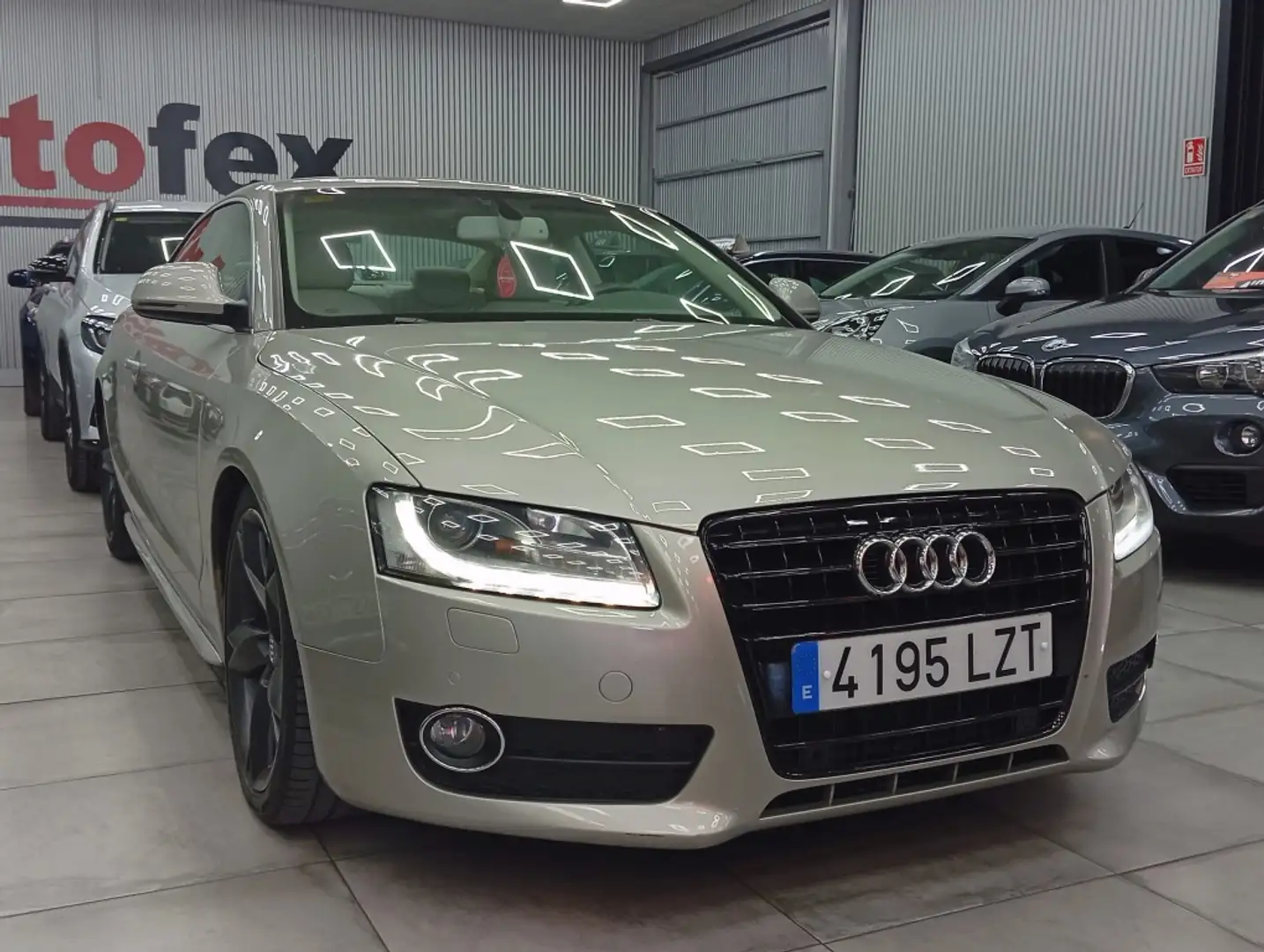 Audi A5 Coupé 2.7TDI Multitronic Beige - 2