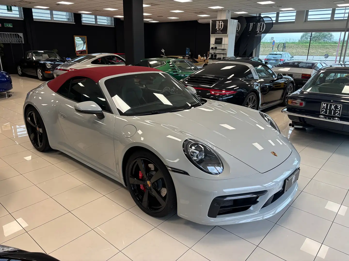 Porsche 992 PORSCHE 992.1 CABRIO 4s Grijs - 1