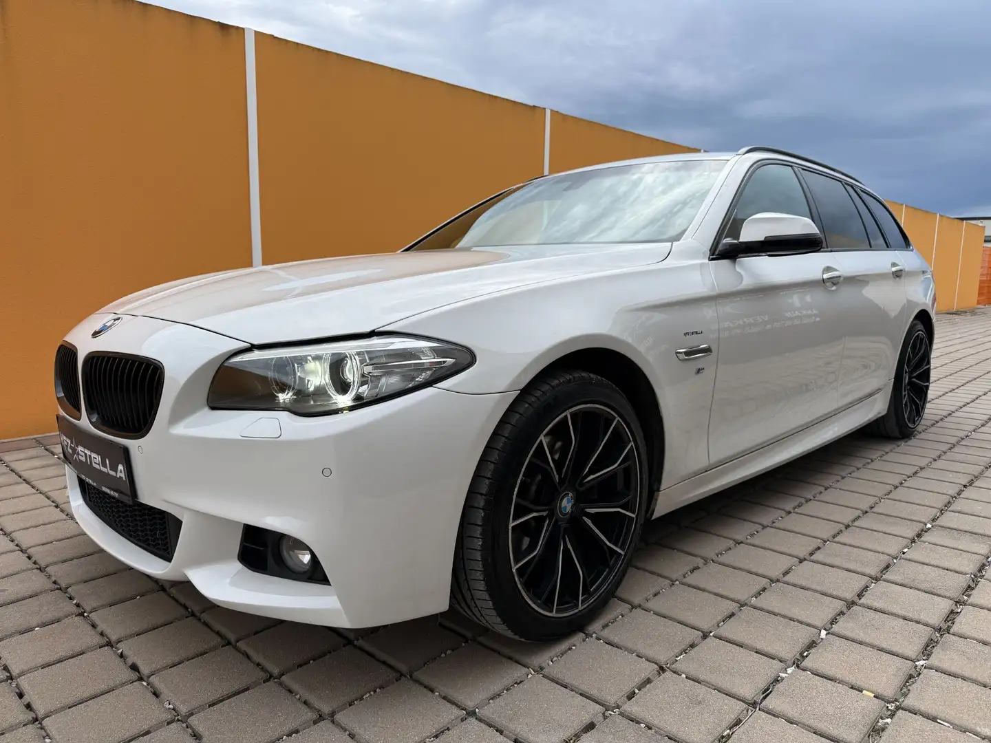 BMW 520 520d xDrive Touring M-Paket B47 Weiß - 1