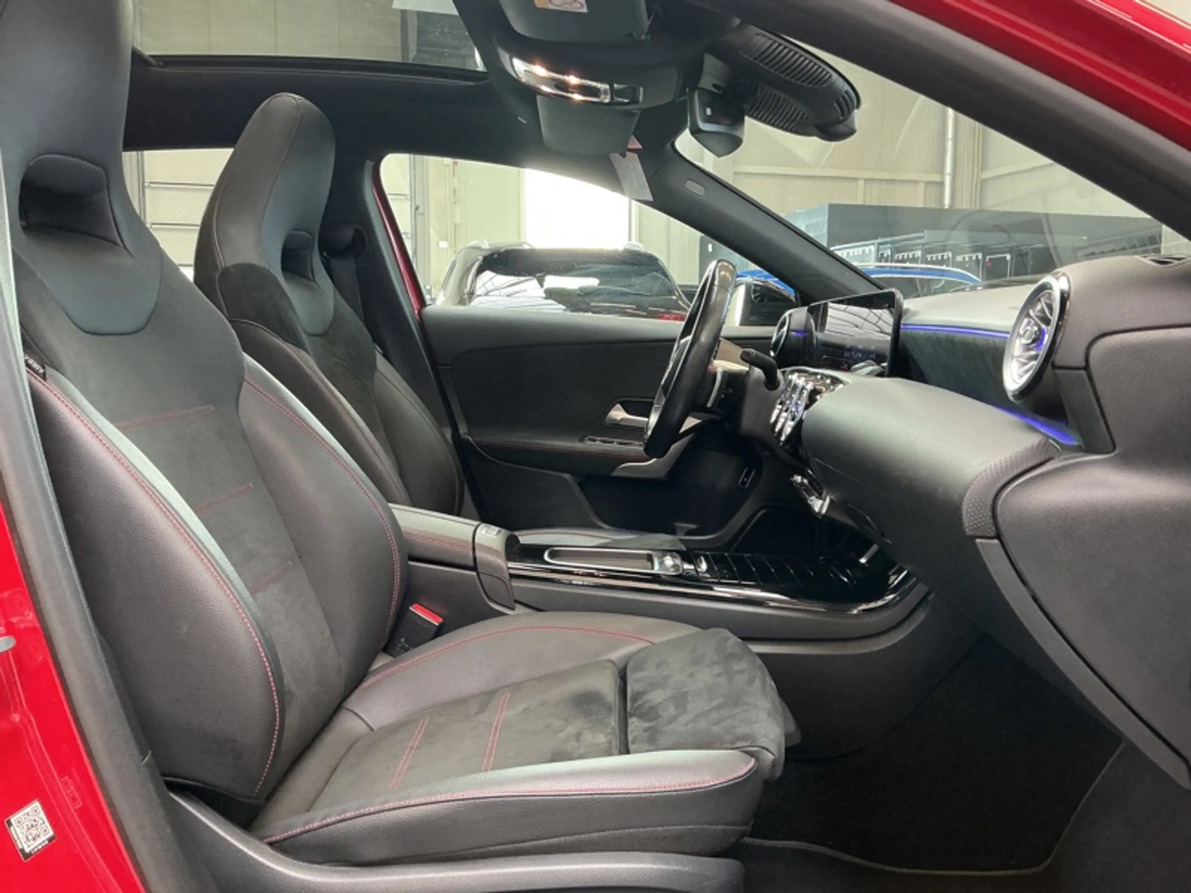 Mercedes-Benz A 250 e AMG Pack Night Toit Pano — photo 15
