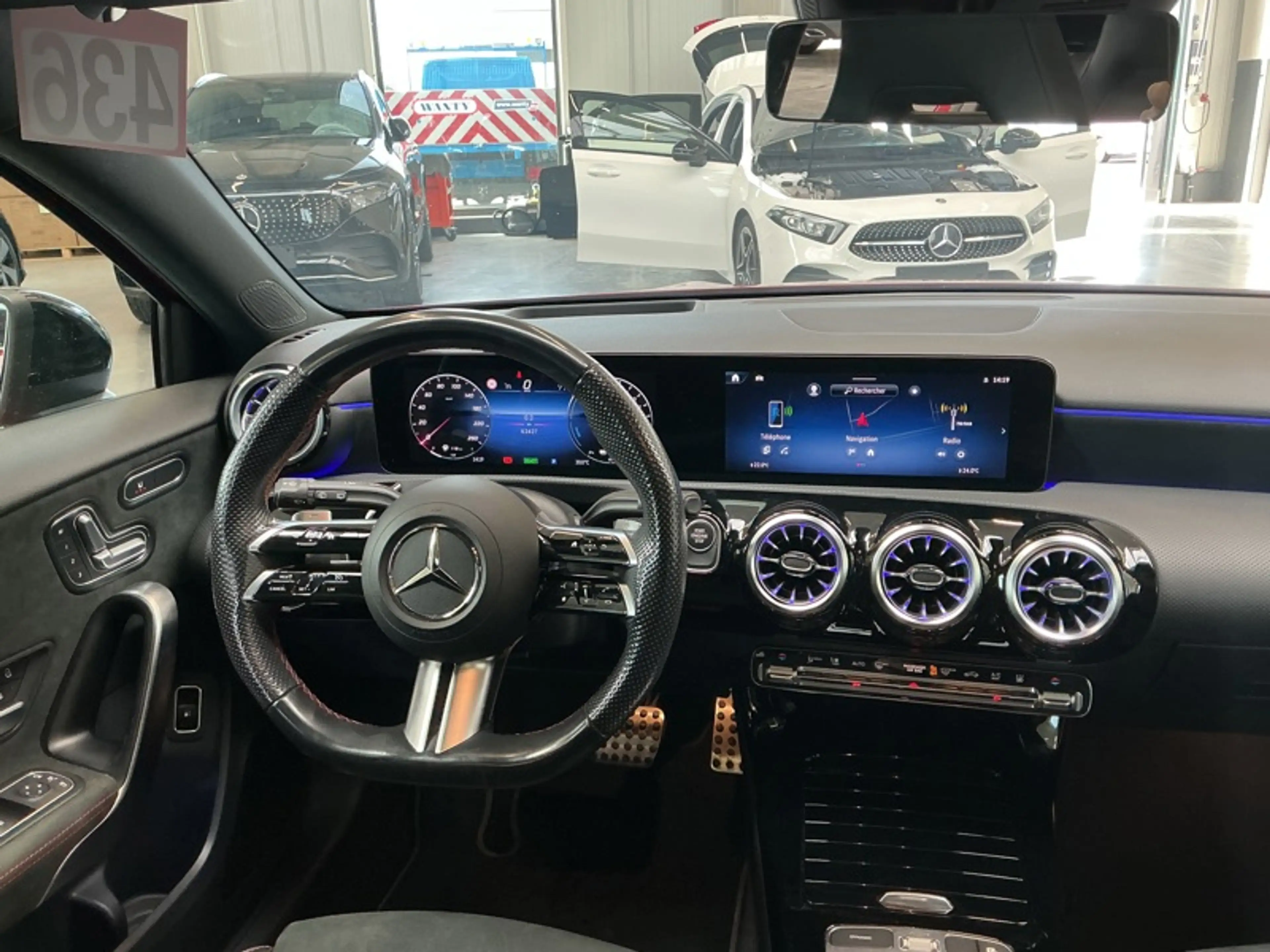 Mercedes-Benz A 250 e AMG Pack Night Toit Pano — photo 10