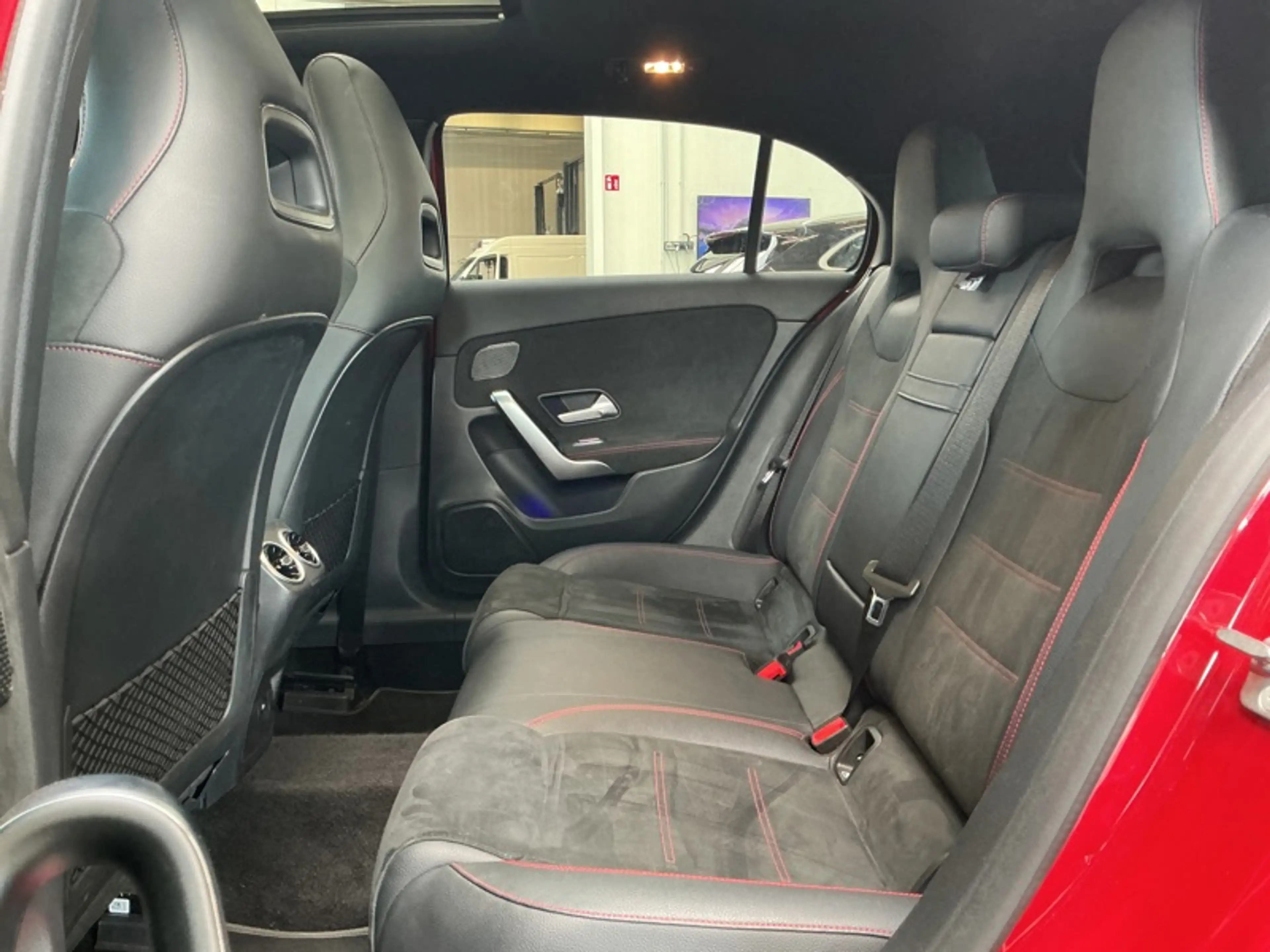 Mercedes-Benz A 250 e AMG Pack Night Toit Pano — photo 12