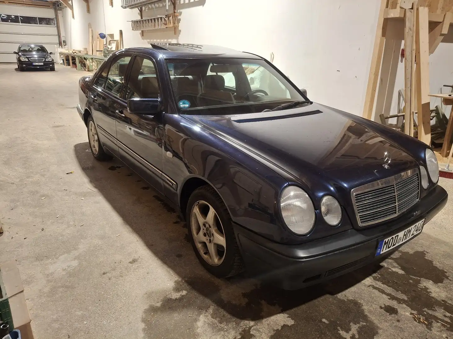 Mercedes-Benz E 240 Elegance - 2