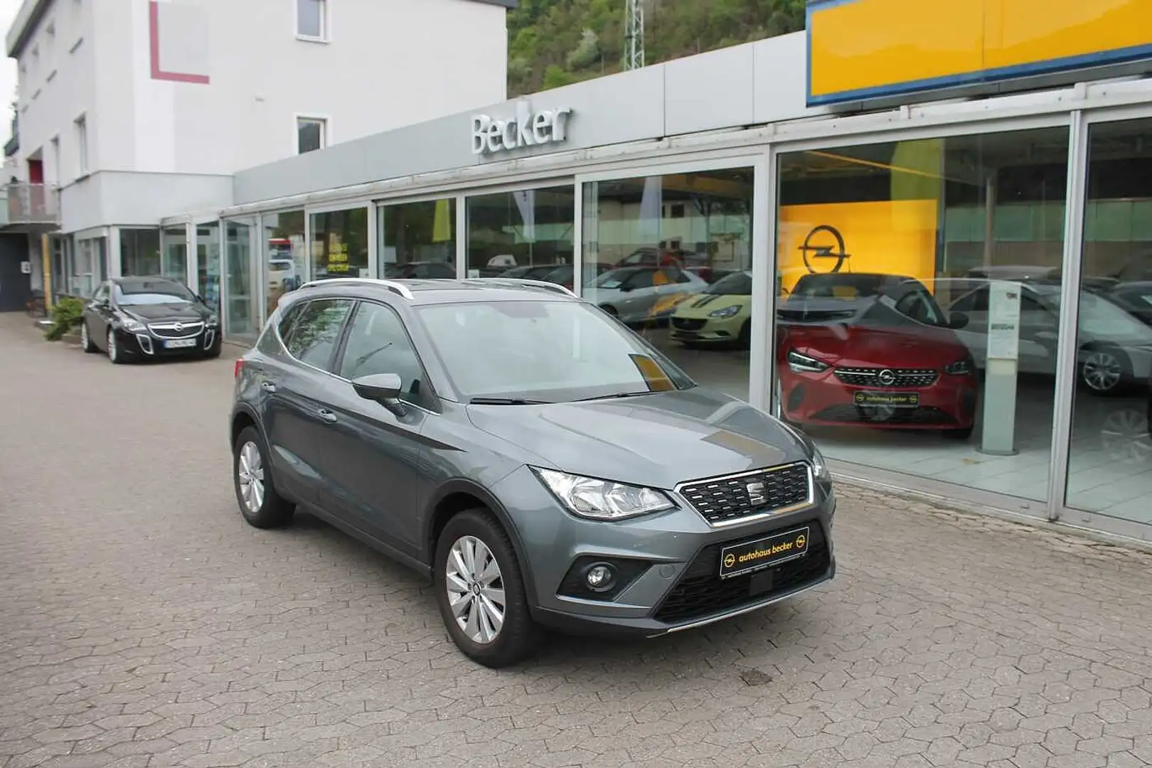 SEAT Arona 1.0 Eco TSI XCELLENCE Grau - 1