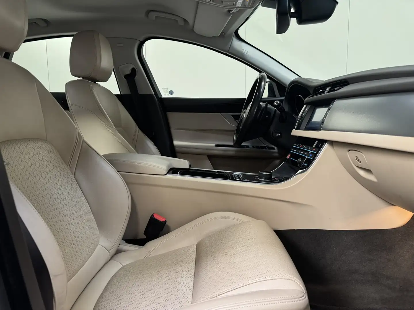 Jaguar XF 2.0d Autom. - Airco - GPS - Topstaat! Negro - 2