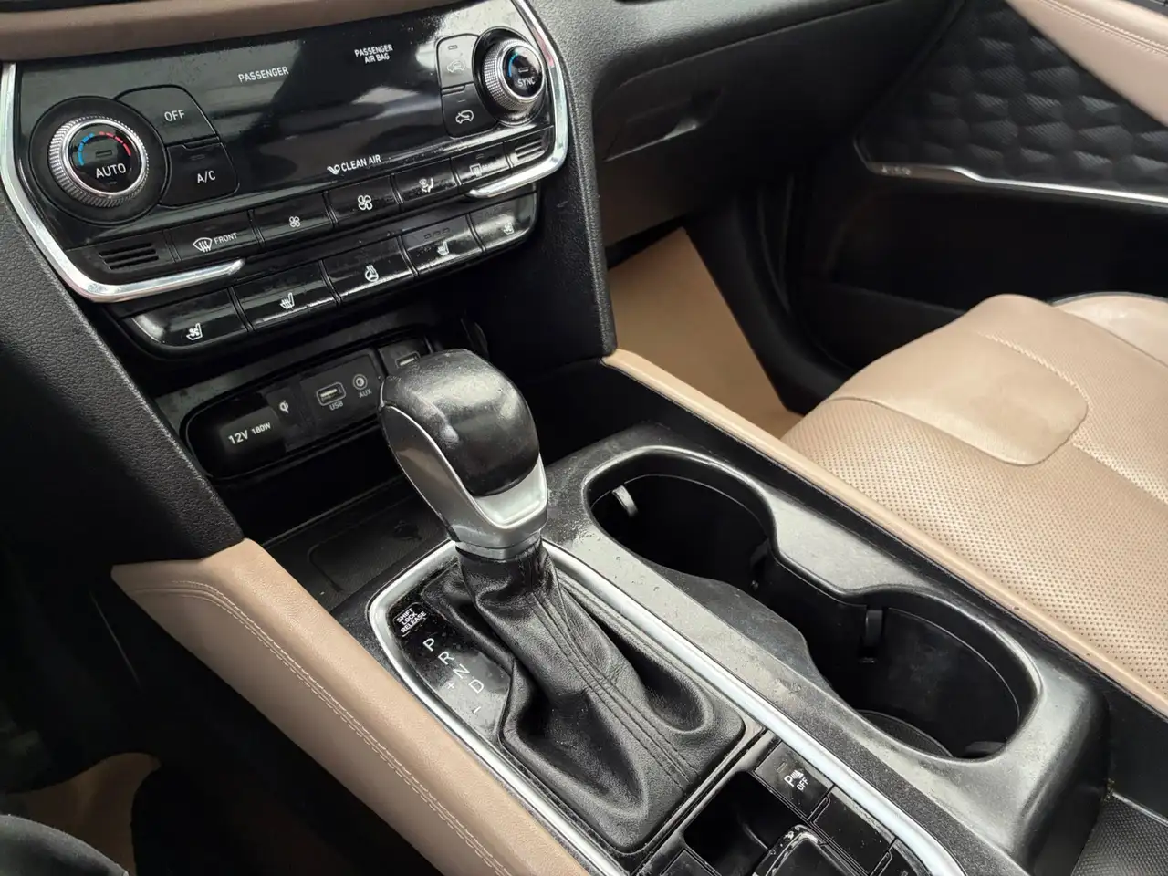 Hyundai SANTA FE снимка Hyundai SANTA FE
