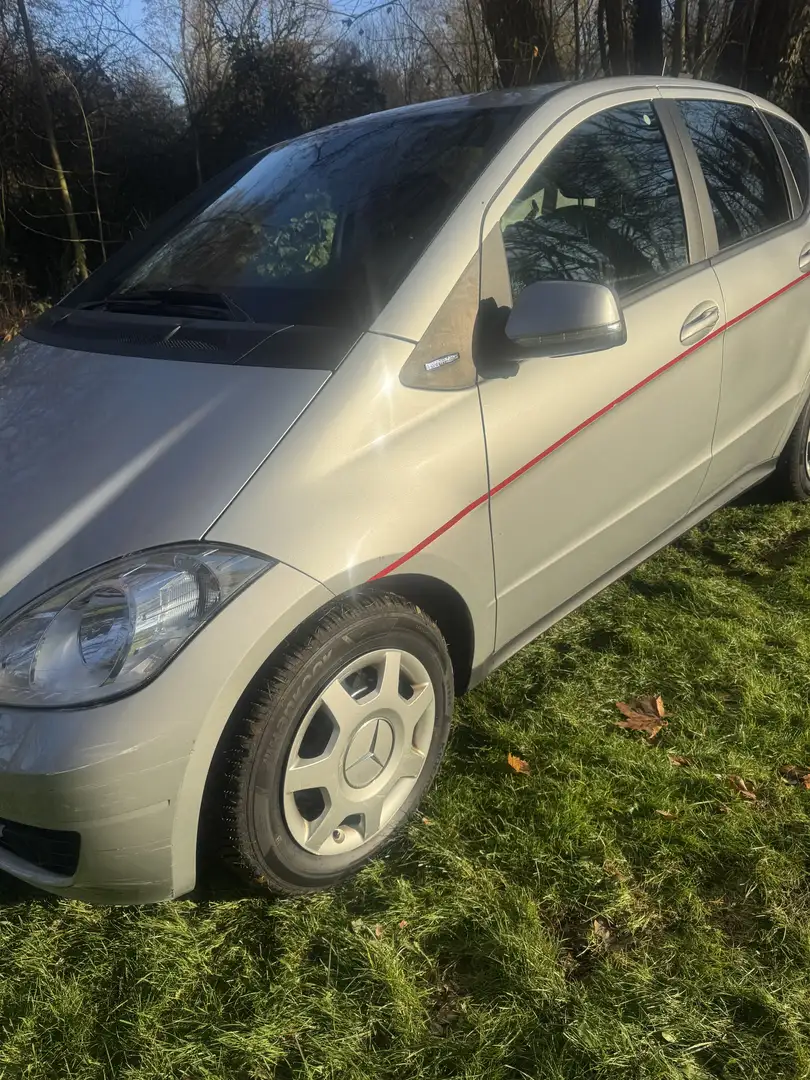 Mercedes-Benz A 160 BlueEFFICIENCY Elegance Silber - 2