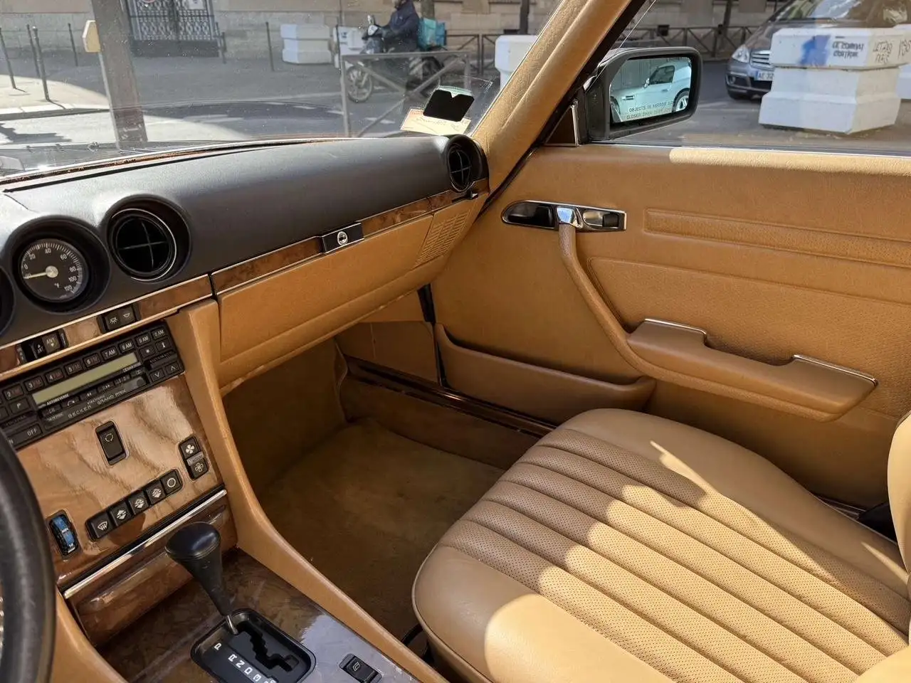 Mercedes-Benz 560 SL, foto 9