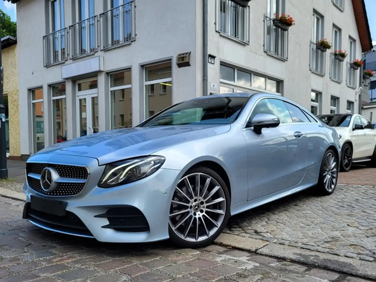 Mercedes-Benz E 220 d AMG 360° BURM SOFT TOTW SITZHZG Gris - 1
