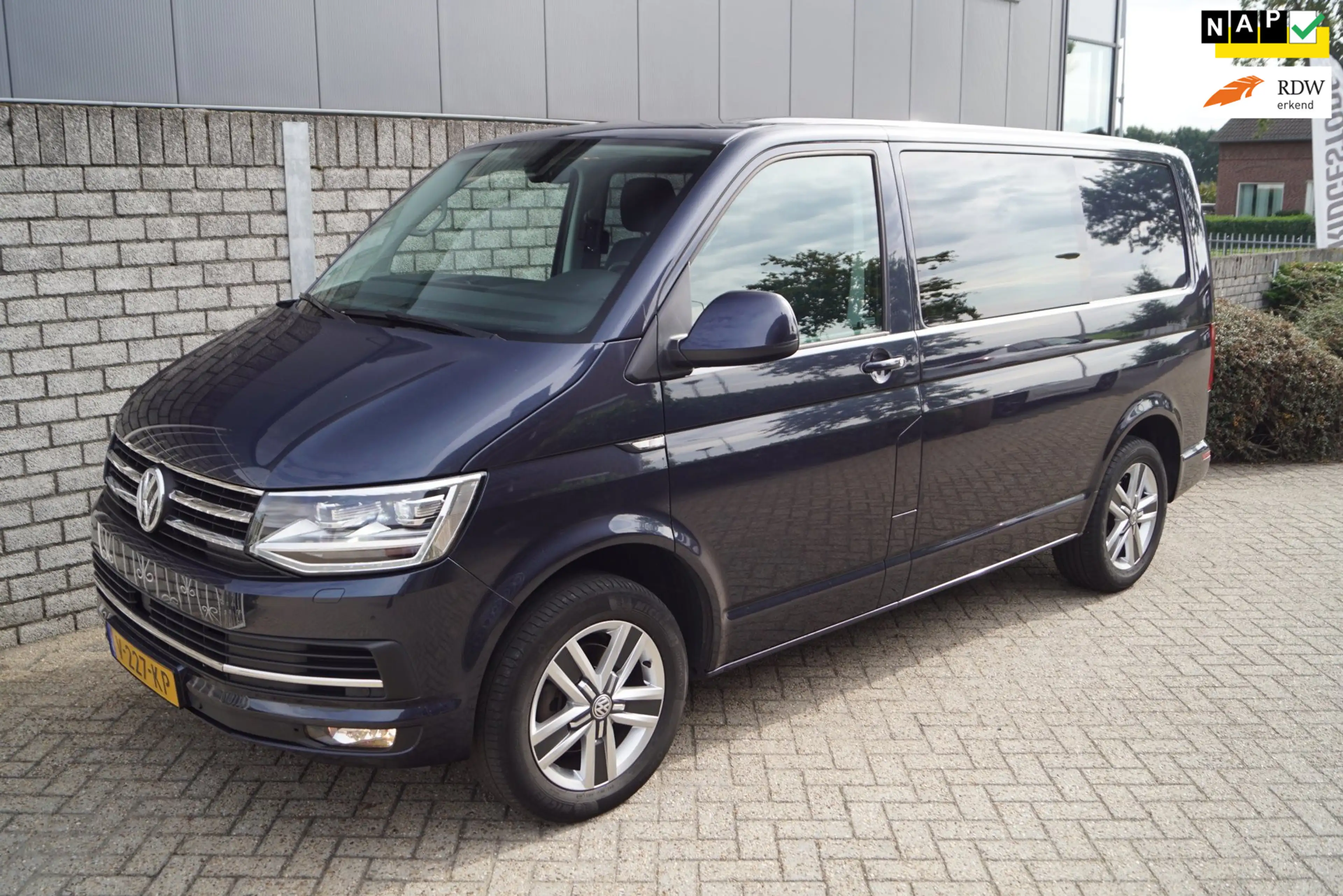 Volkswagen Transporter 2.0 TDI L1H2 Highline Dubbel Cabine Autom Navi Cam
