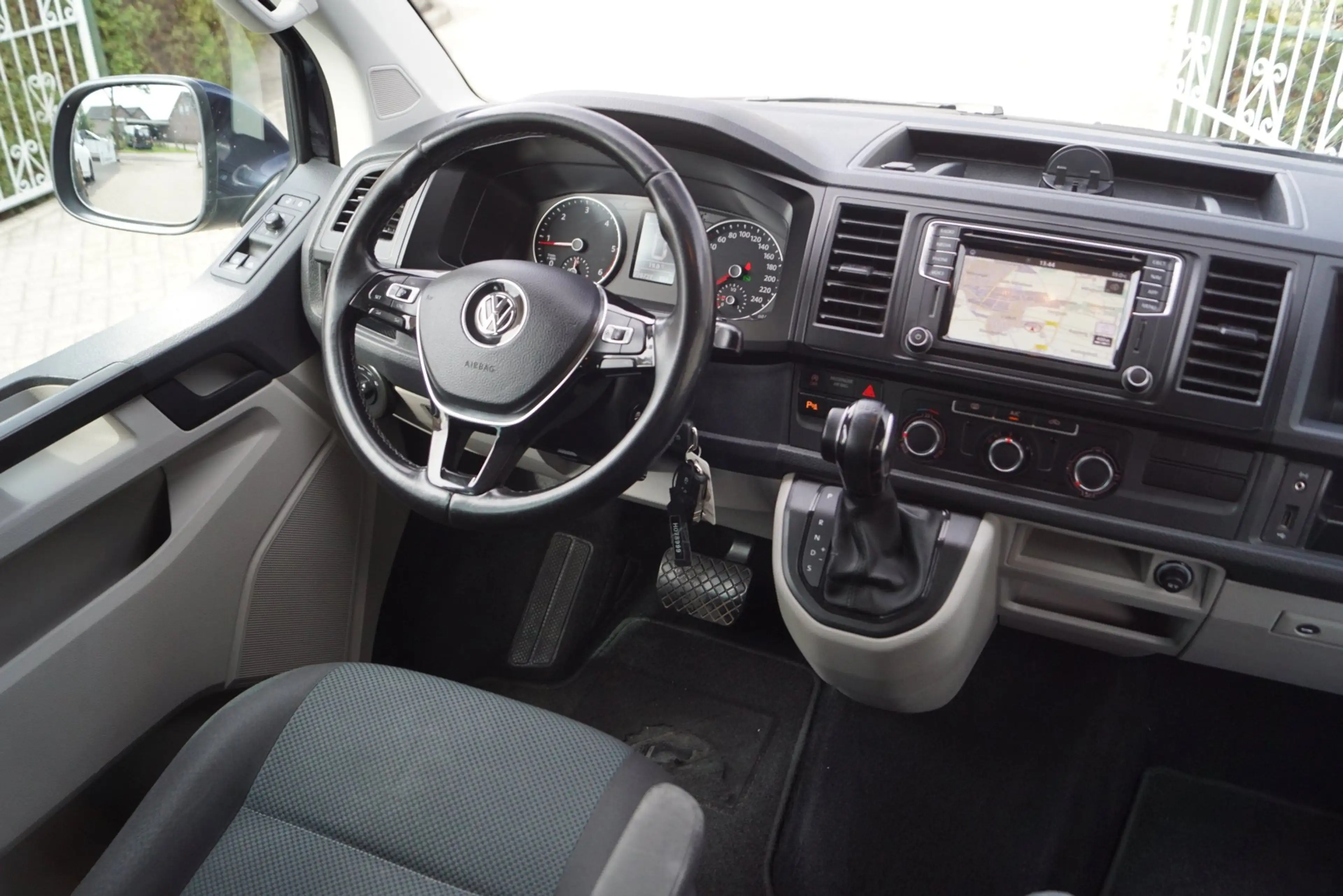 Volkswagen Transporter 2.0 TDI L1H2 Highline Dubbel Cabine Autom Navi Cam — photo 3