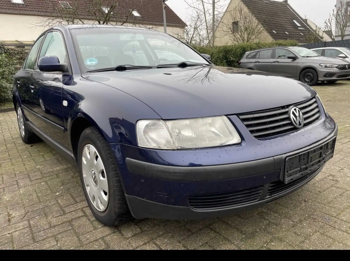 Volkswagen Passat 1.6 Edition - 1