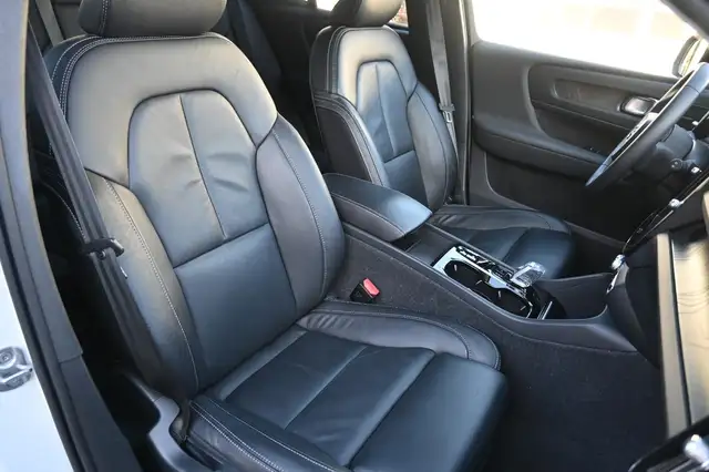 Volvo XC40 view 13