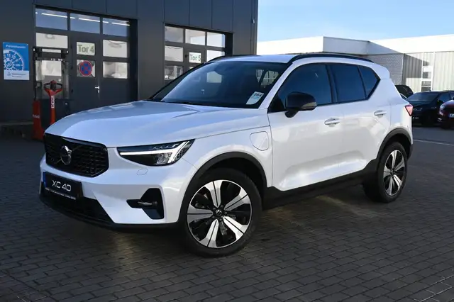 Volvo XC40 main image
