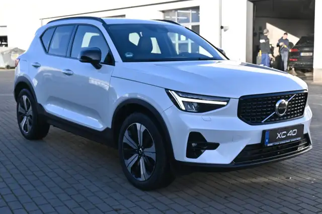 Volvo XC40 view 7