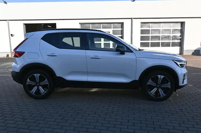 Volvo XC40 view 6