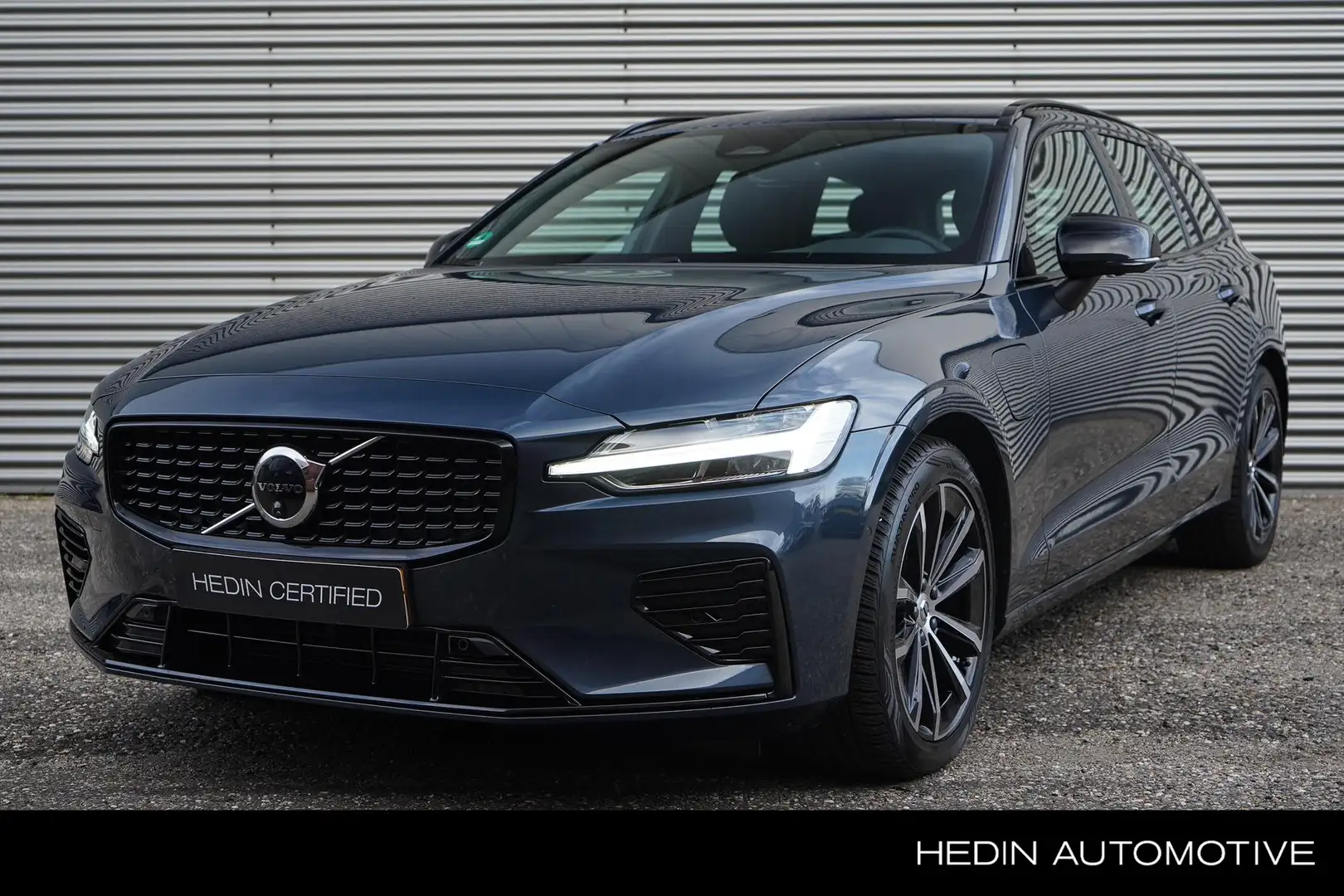 Volvo V60 T6 Plug-in hybrid AWD Plus Dark | 2000 kg trekgewi Bleu - 1