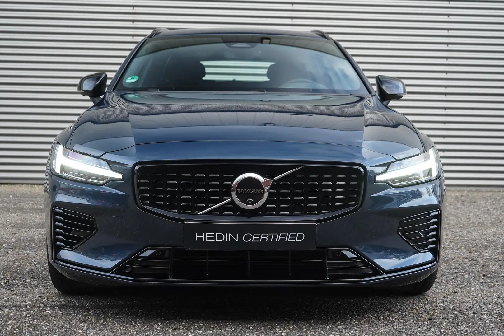 Volvo V60 T6 Plug-in hybrid AWD Plus Dark | 2000 kg trekgewi Bleu - 2