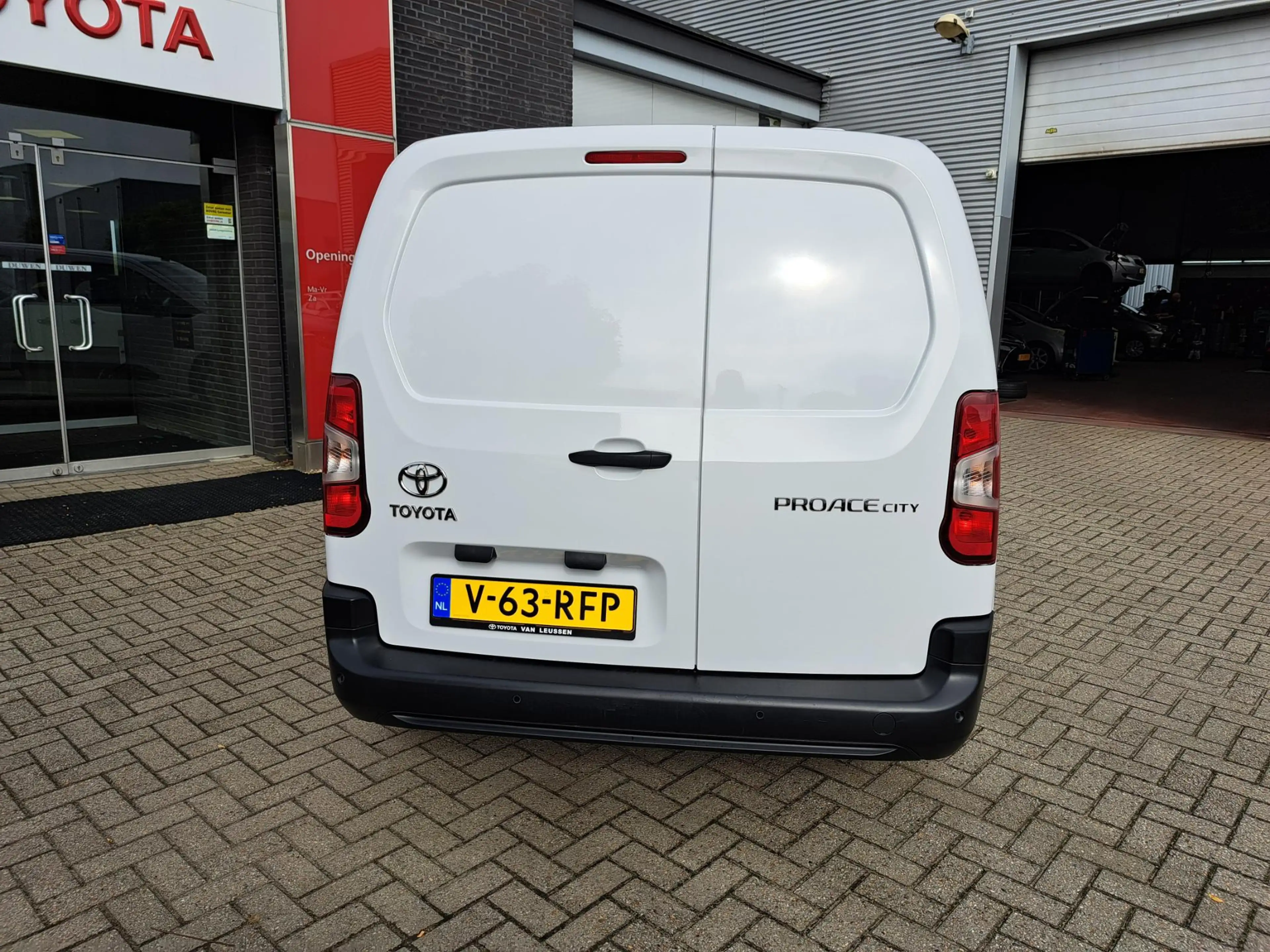 Toyota Proace City 1.5 D-4D COOL L2 3-PERS AIRCO CRUISE BETIMMERD P-S — photo 6