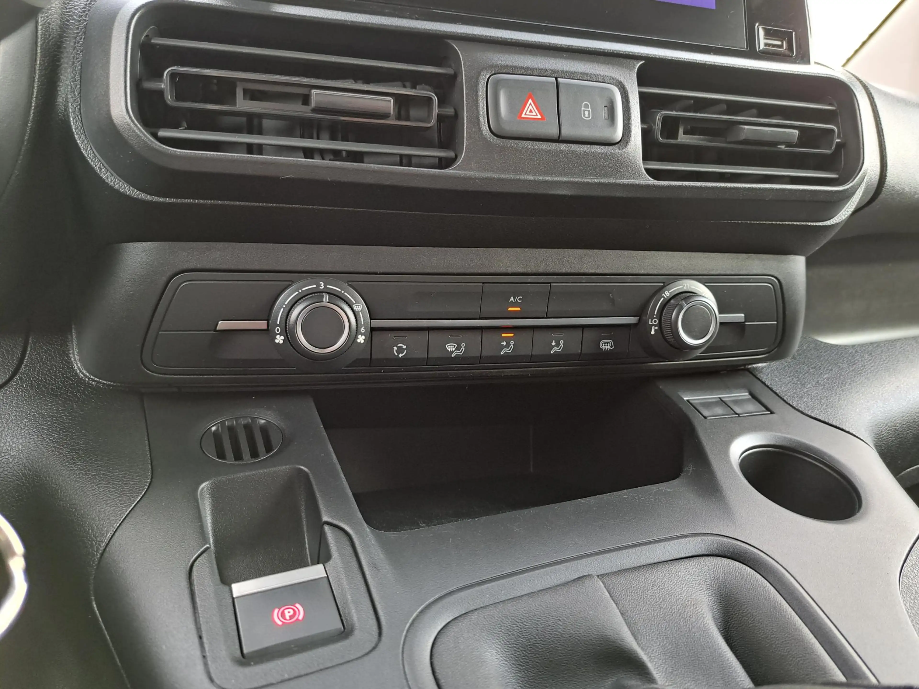 Toyota Proace City 1.5 D-4D COOL L2 3-PERS AIRCO CRUISE BETIMMERD P-S — photo 19