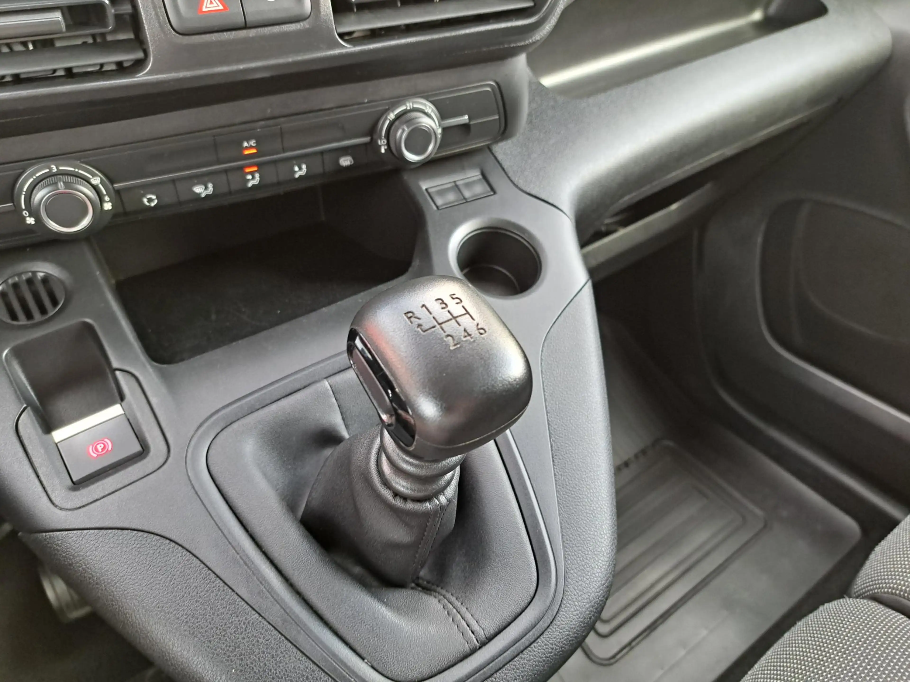 Toyota Proace City 1.5 D-4D COOL L2 3-PERS AIRCO CRUISE BETIMMERD P-S — photo 20