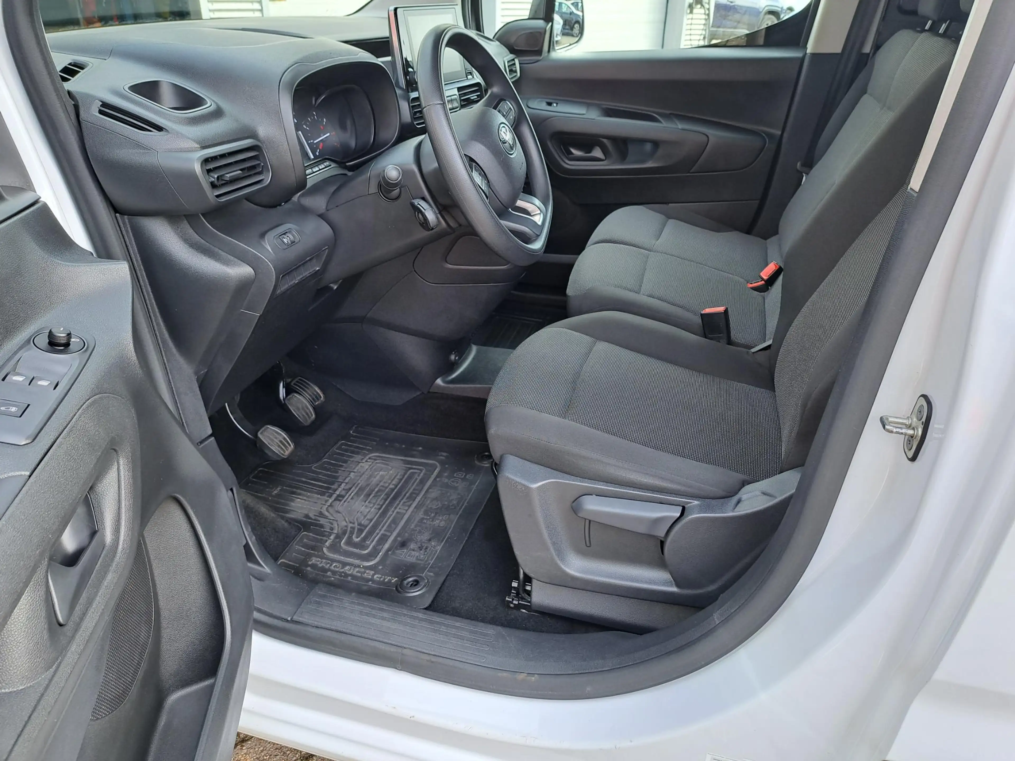 Toyota Proace City 1.5 D-4D COOL L2 3-PERS AIRCO CRUISE BETIMMERD P-S — photo 7