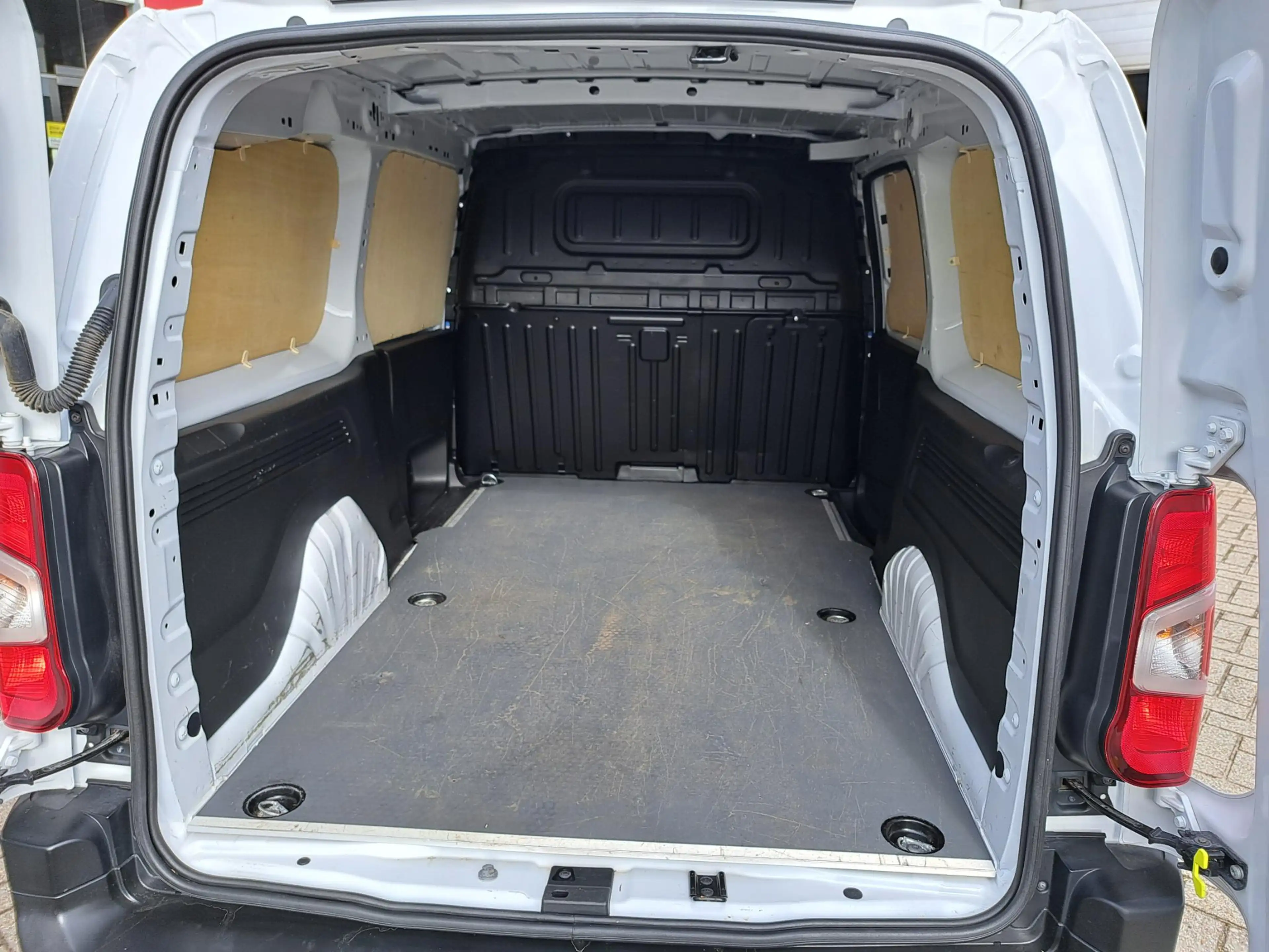 Toyota Proace City 1.5 D-4D COOL L2 3-PERS AIRCO CRUISE BETIMMERD P-S — photo 22