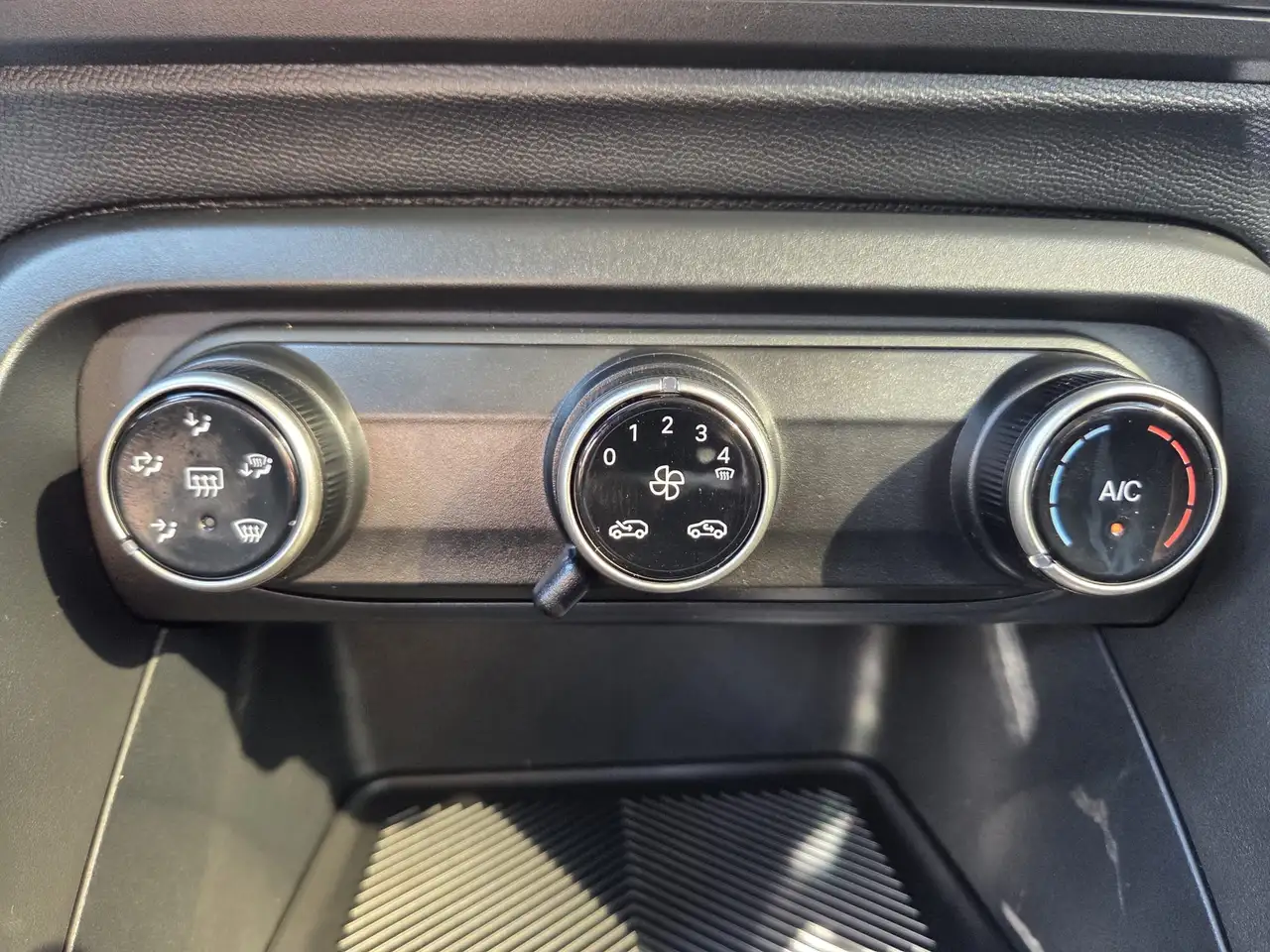 Citroen C3 1.2 hybrid Plus 110cv edcs6 (VARI COLORI) 22