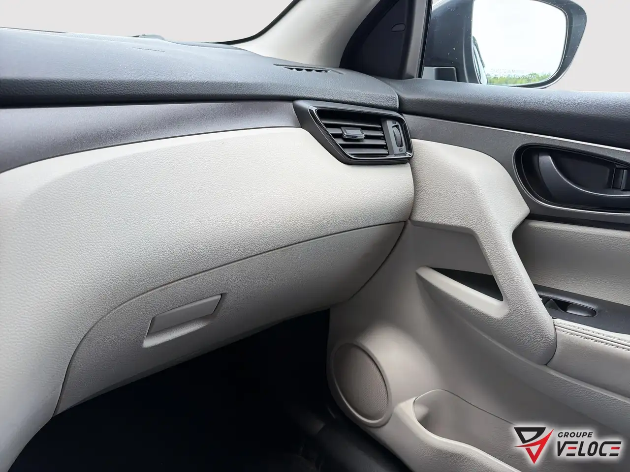 Nissan Qashqai снимка Nissan Qashqai