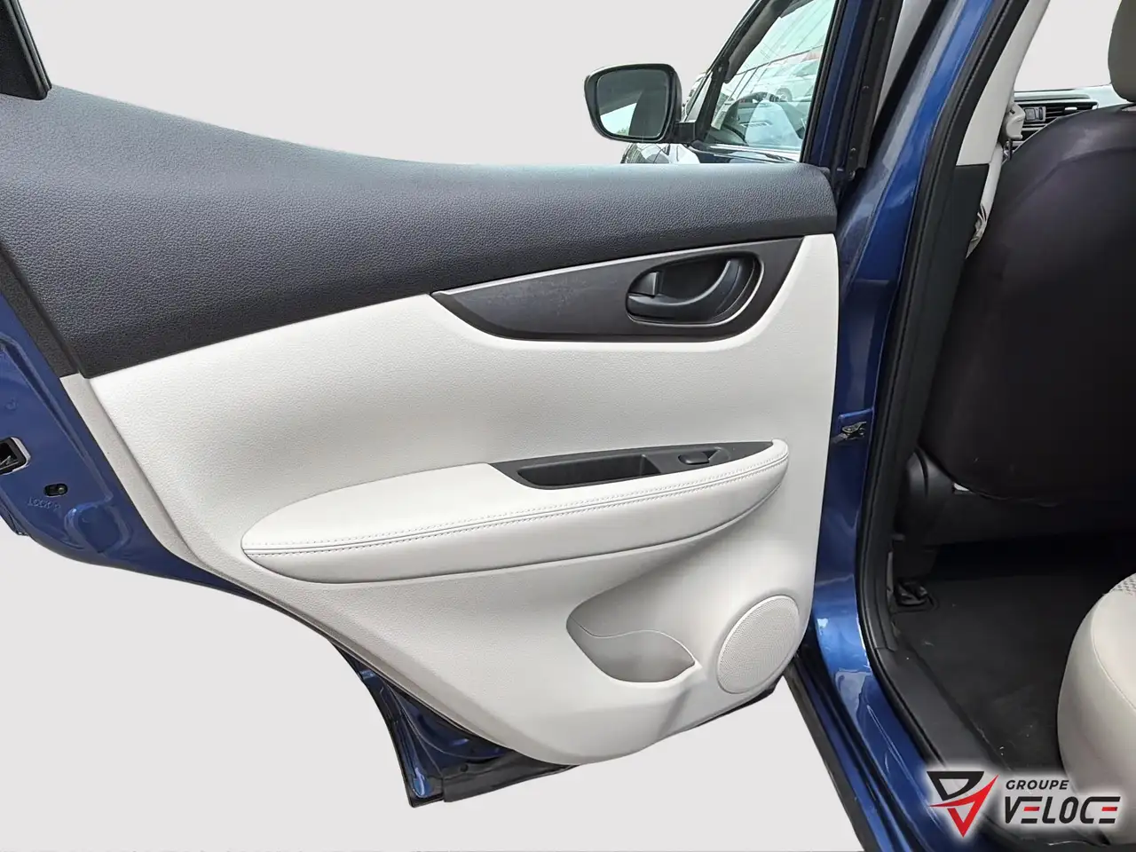 Nissan Qashqai снимка Nissan Qashqai
