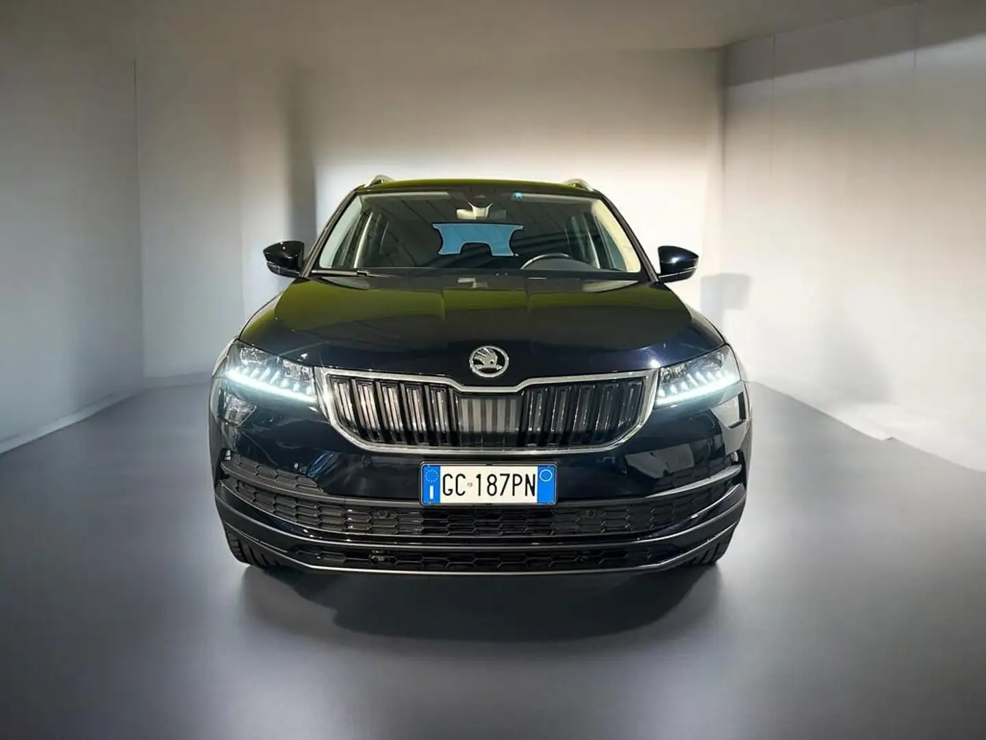 Skoda Karoq 1.6 tdi scr Executive dsg Nero - 2
