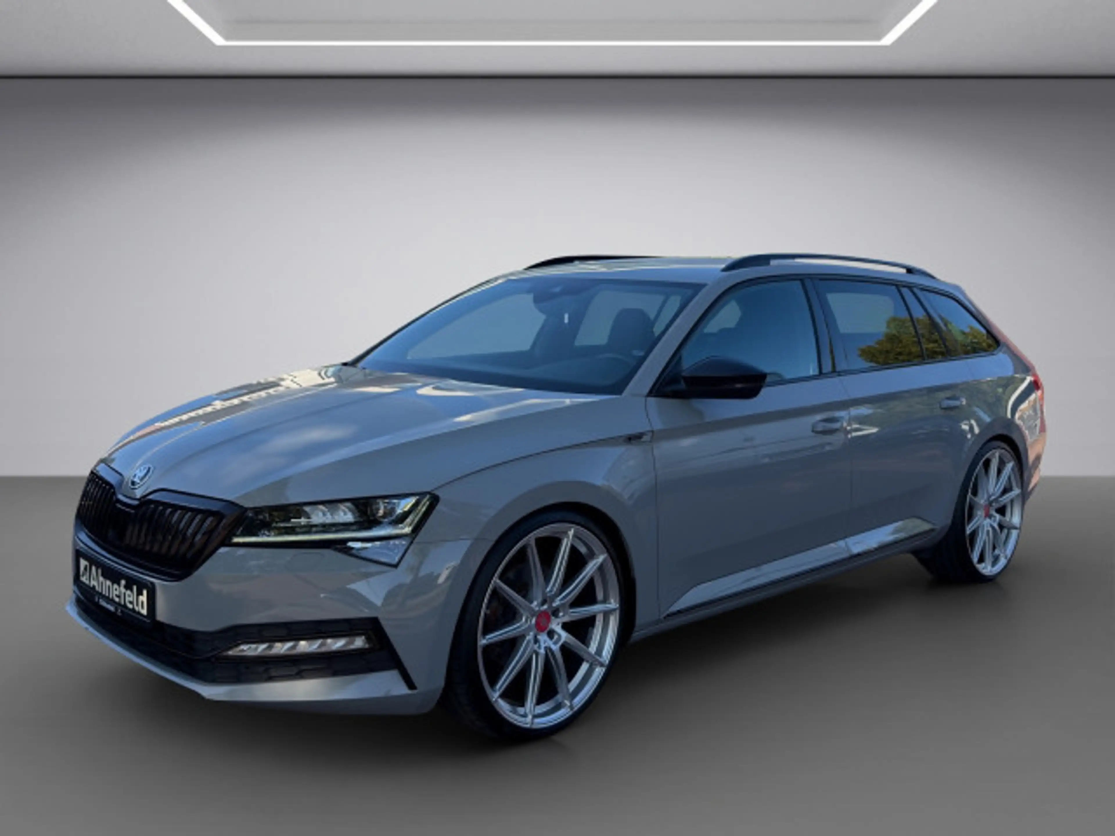 Skoda Superb Combi 2.0 TDI SportLine DSG MATRIX-LED — photo 2